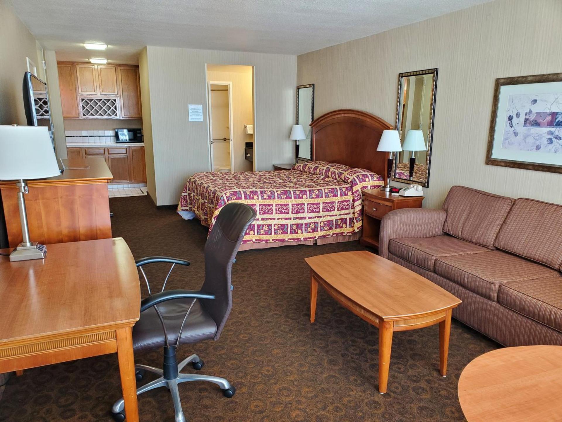Royal Pacific Motor Inn photo 36