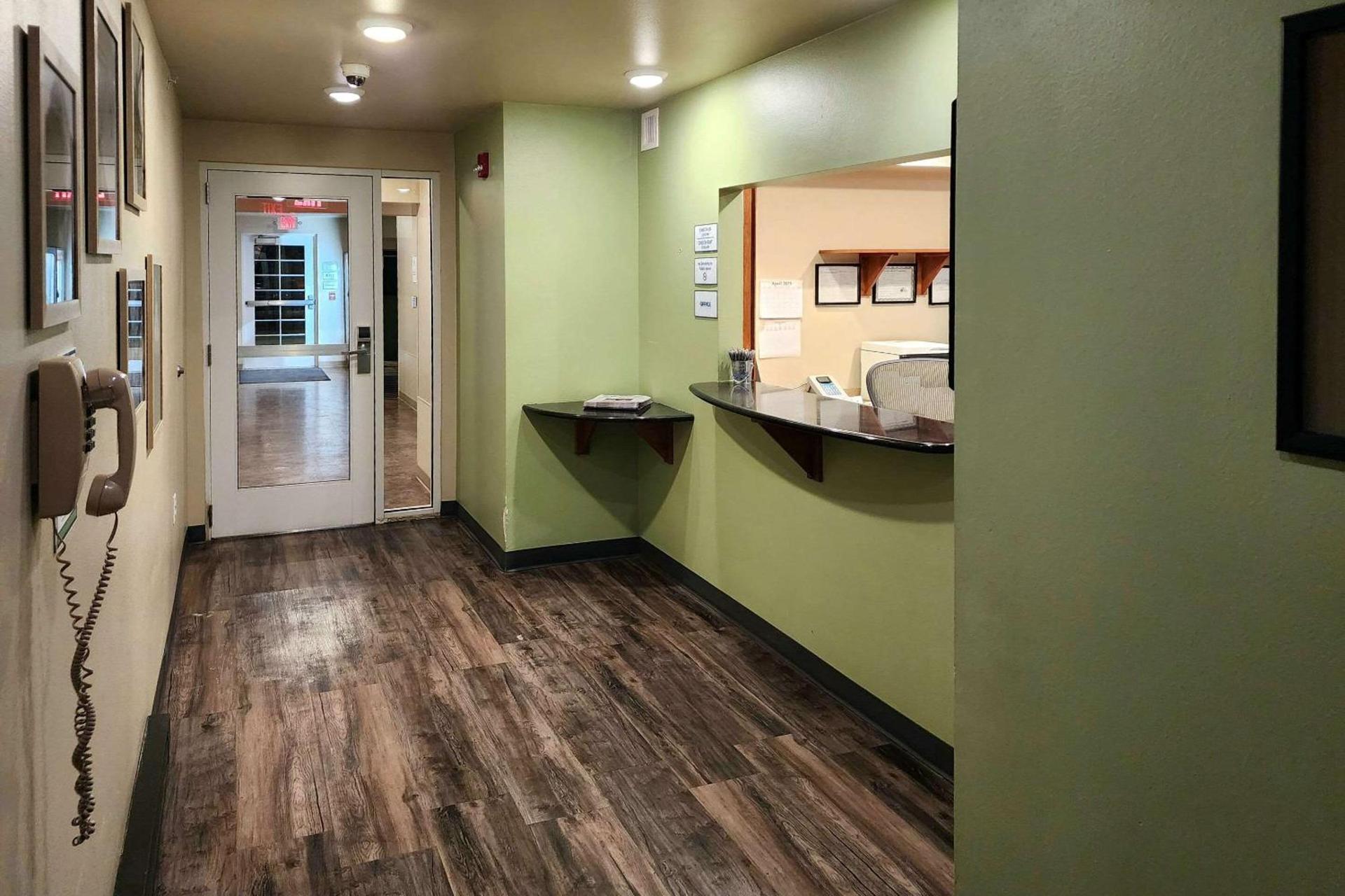 Baymont by Wyndham Dickinson photo 2