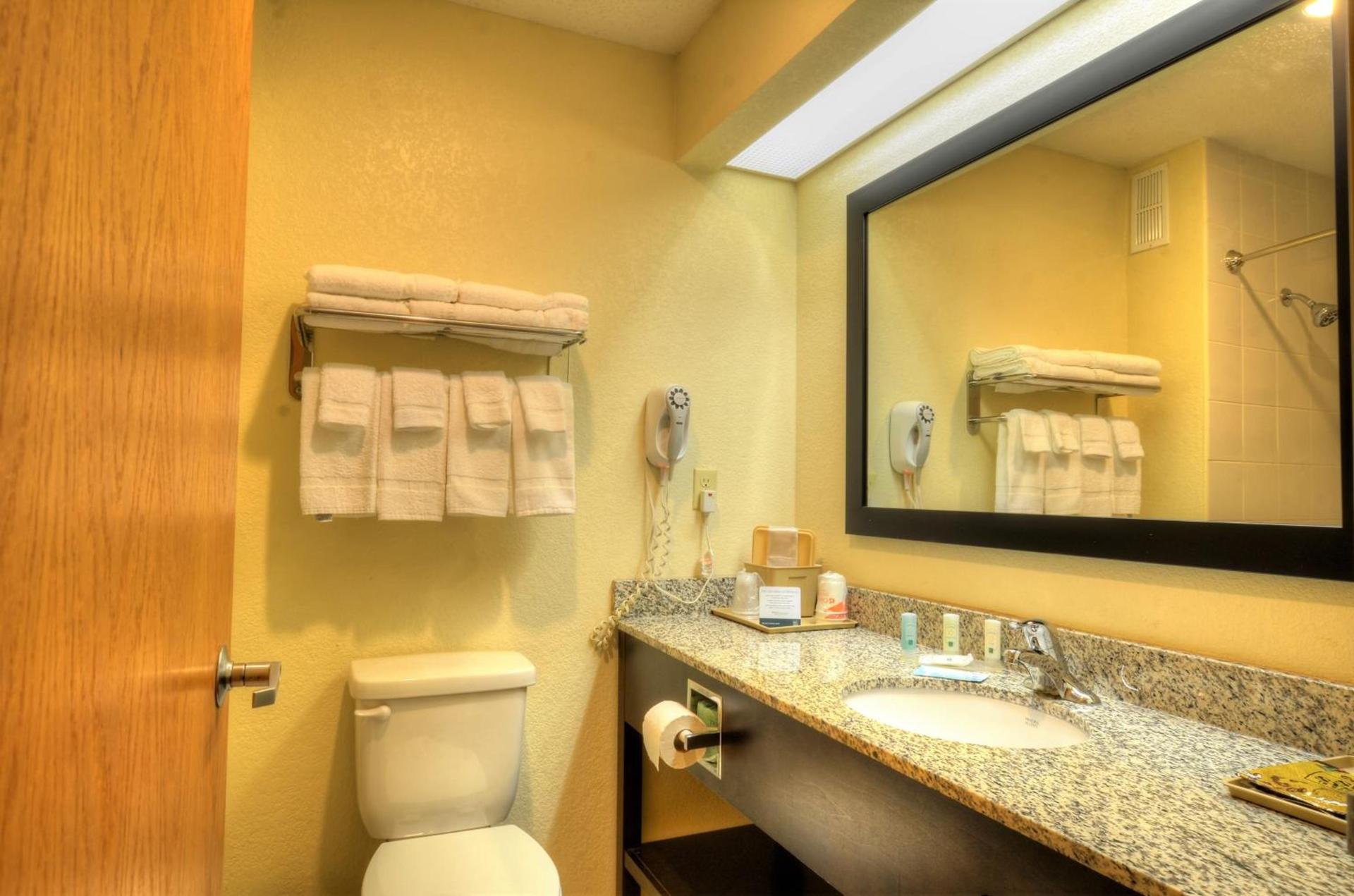Quality Inn Cherokee Riverside photo 40