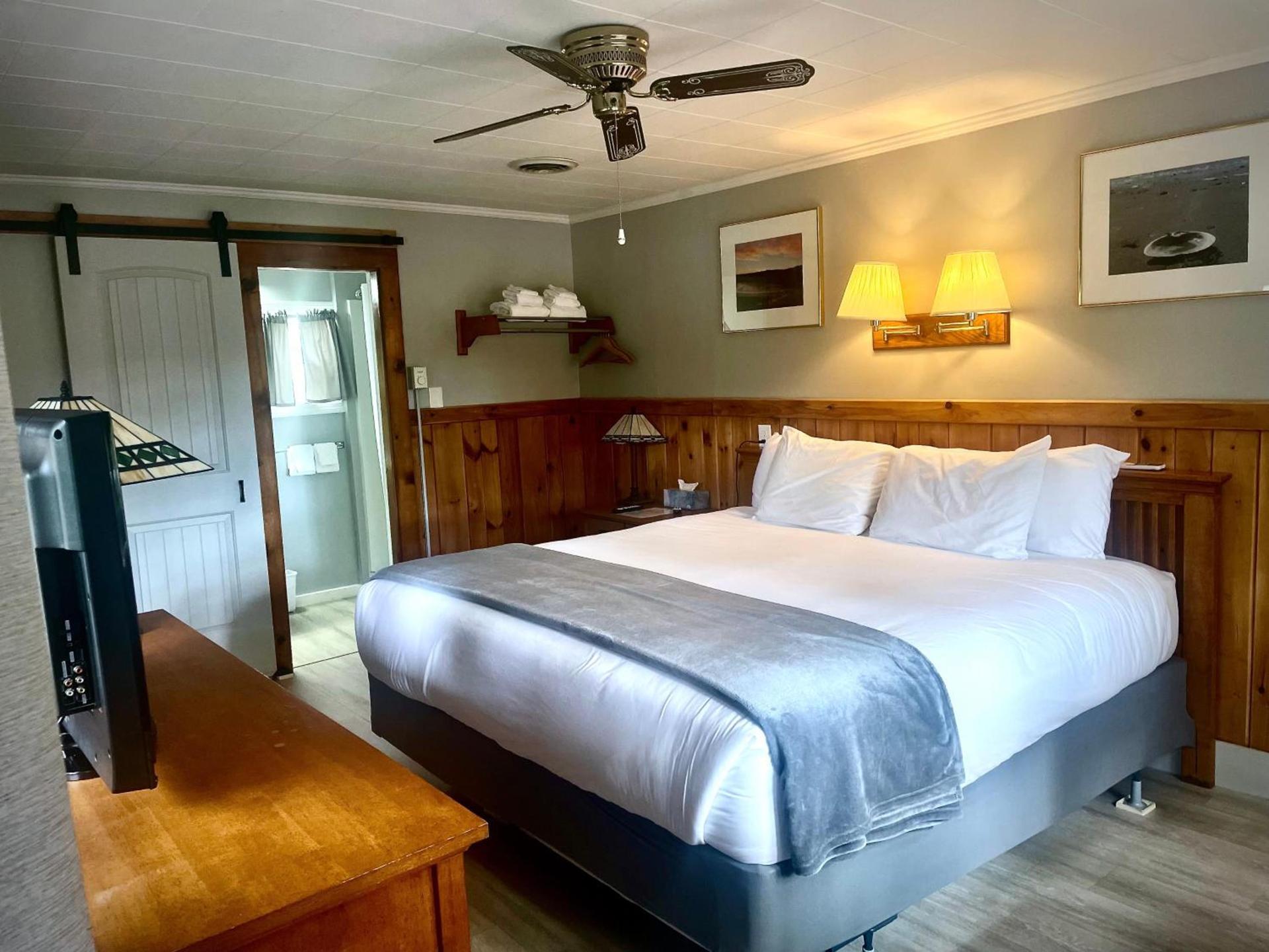 Kennebunkport Motor Lodge photo 31