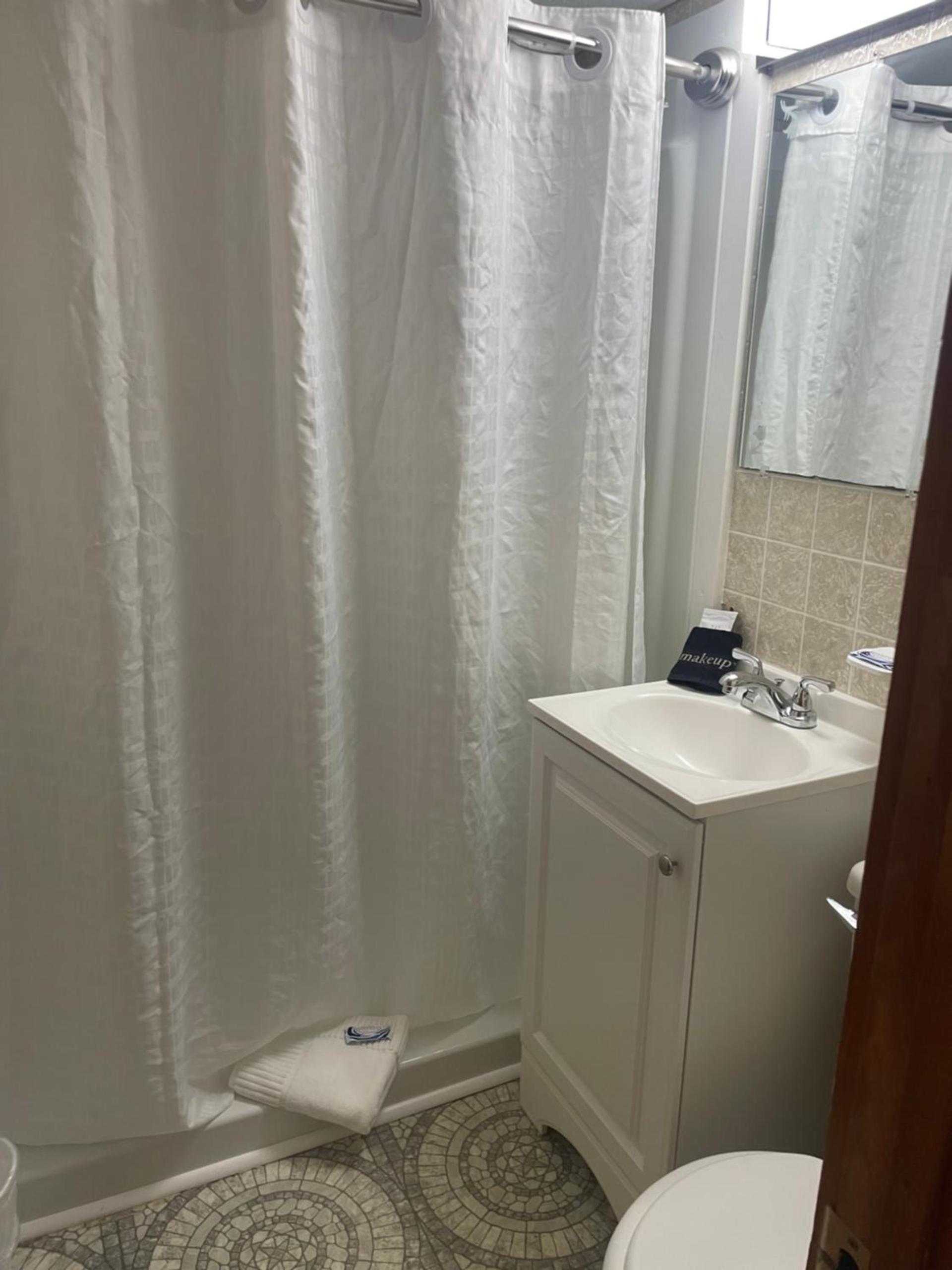 Kennebunkport Motor Lodge photo 34