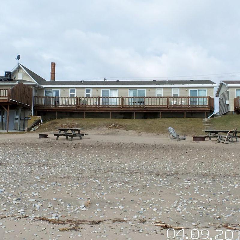 Algoma Beach Motel photo 92