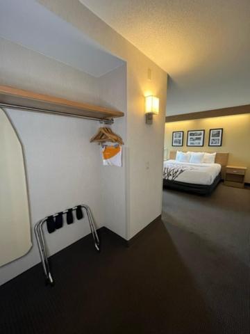 Spark by Hilton Lynchburg photo 31