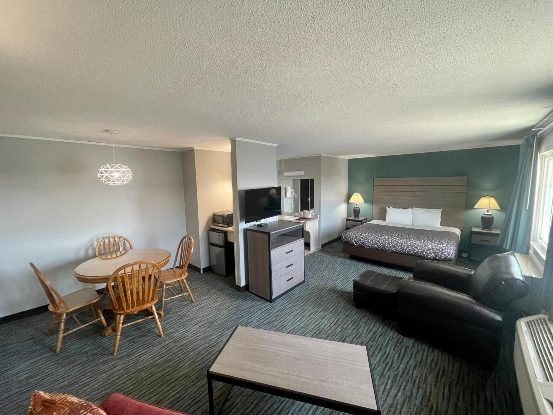 Countryside Inn & Suites Omaha East-Council Bluffs IA photo 25