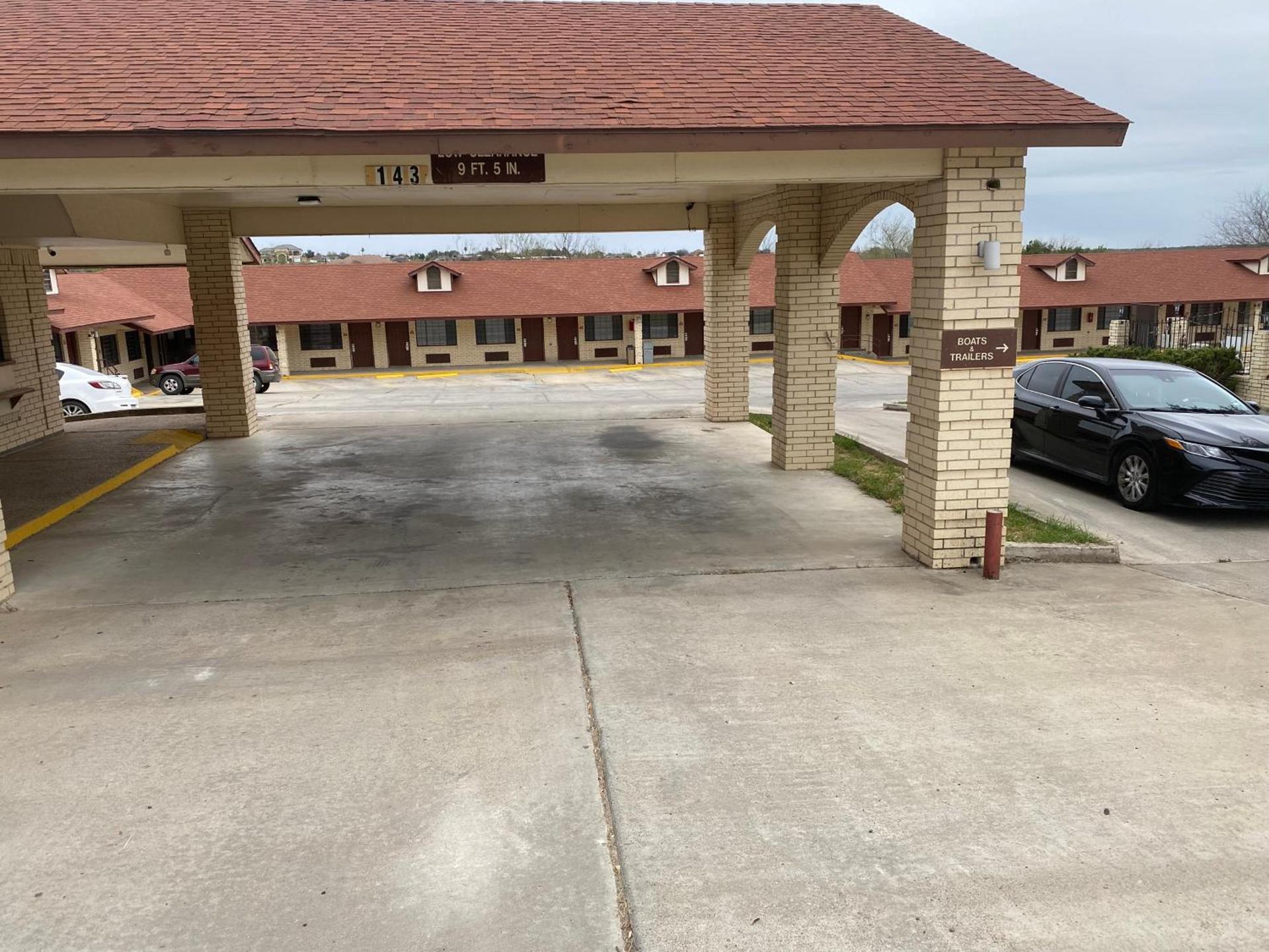 Falcon Executive Inn photo 4