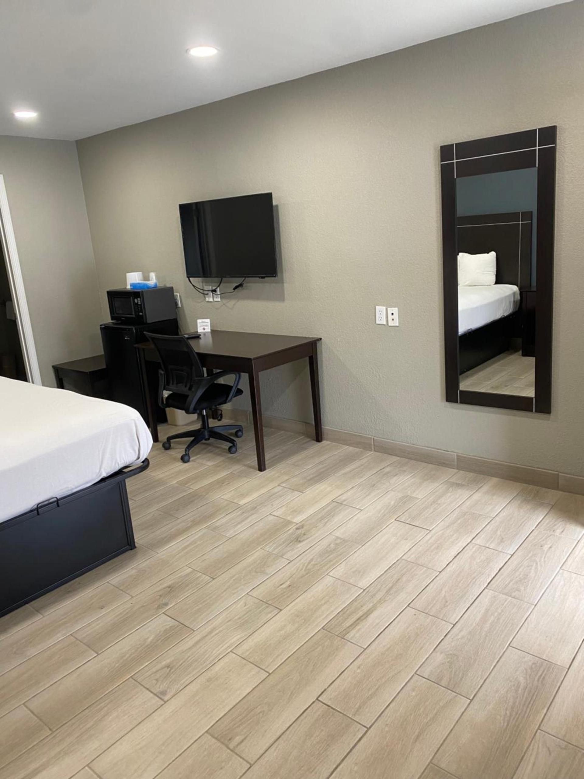 Falcon Executive Inn photo 8