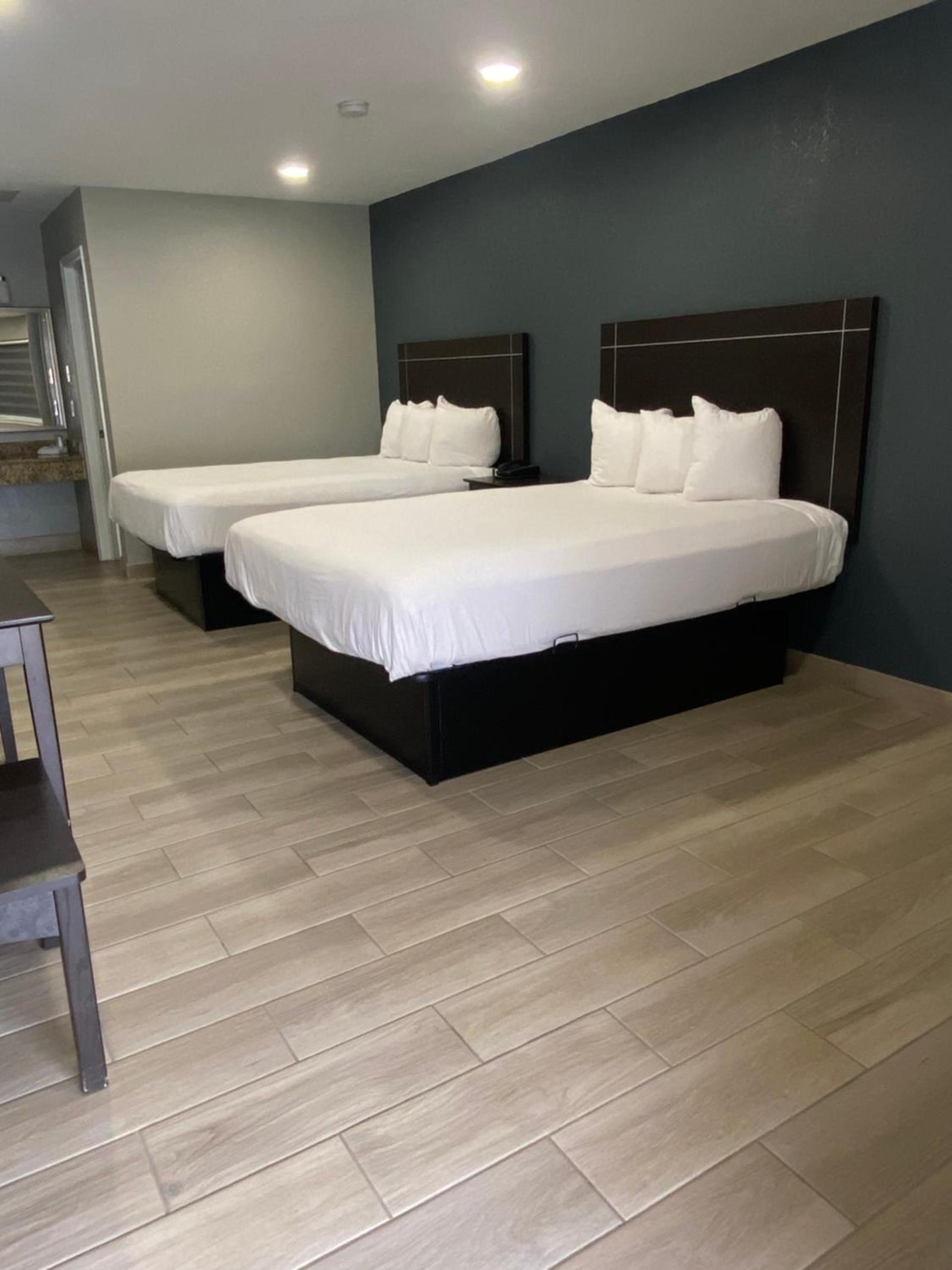 Falcon Executive Inn photo 10