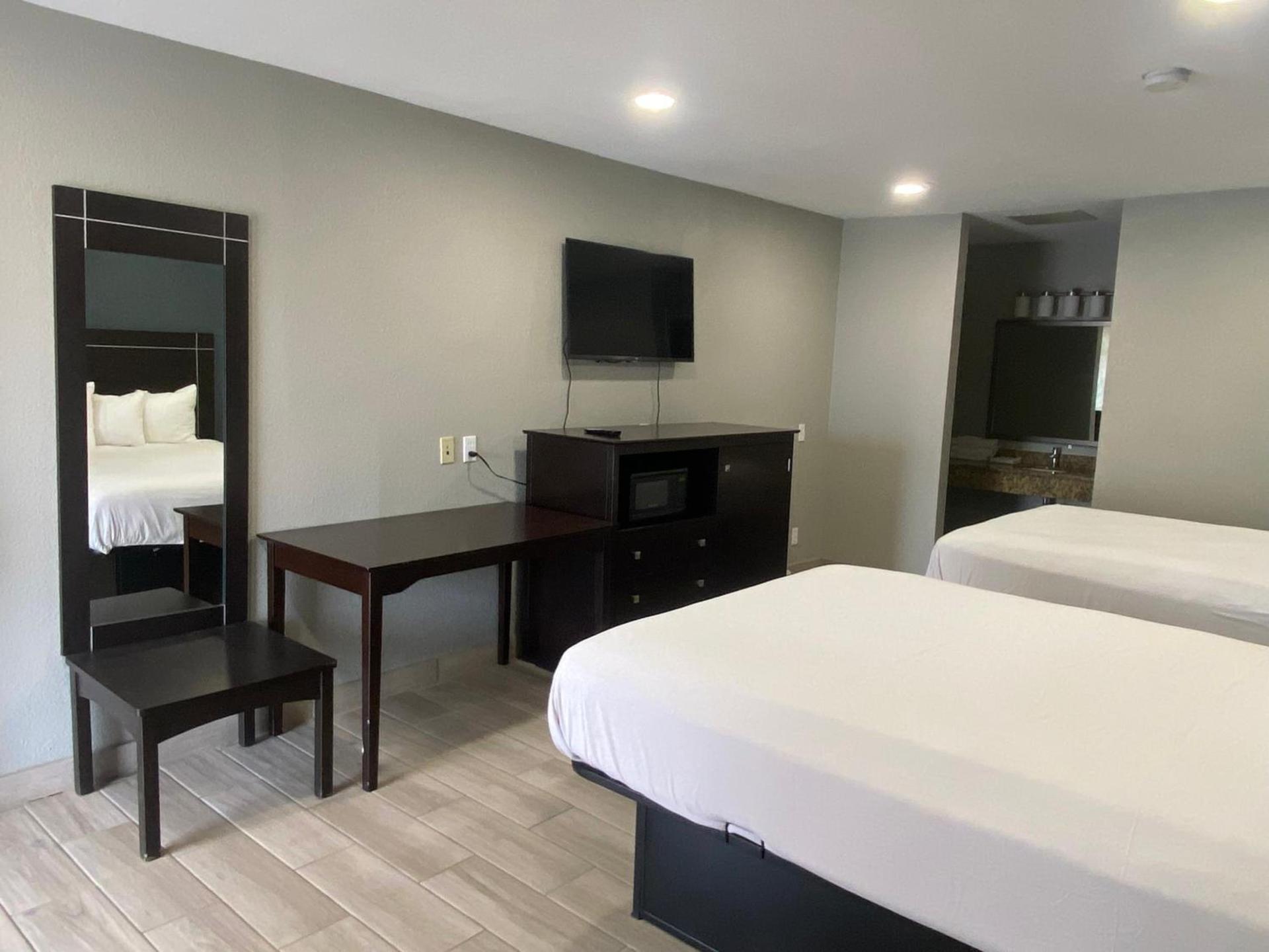 Falcon Executive Inn photo 9