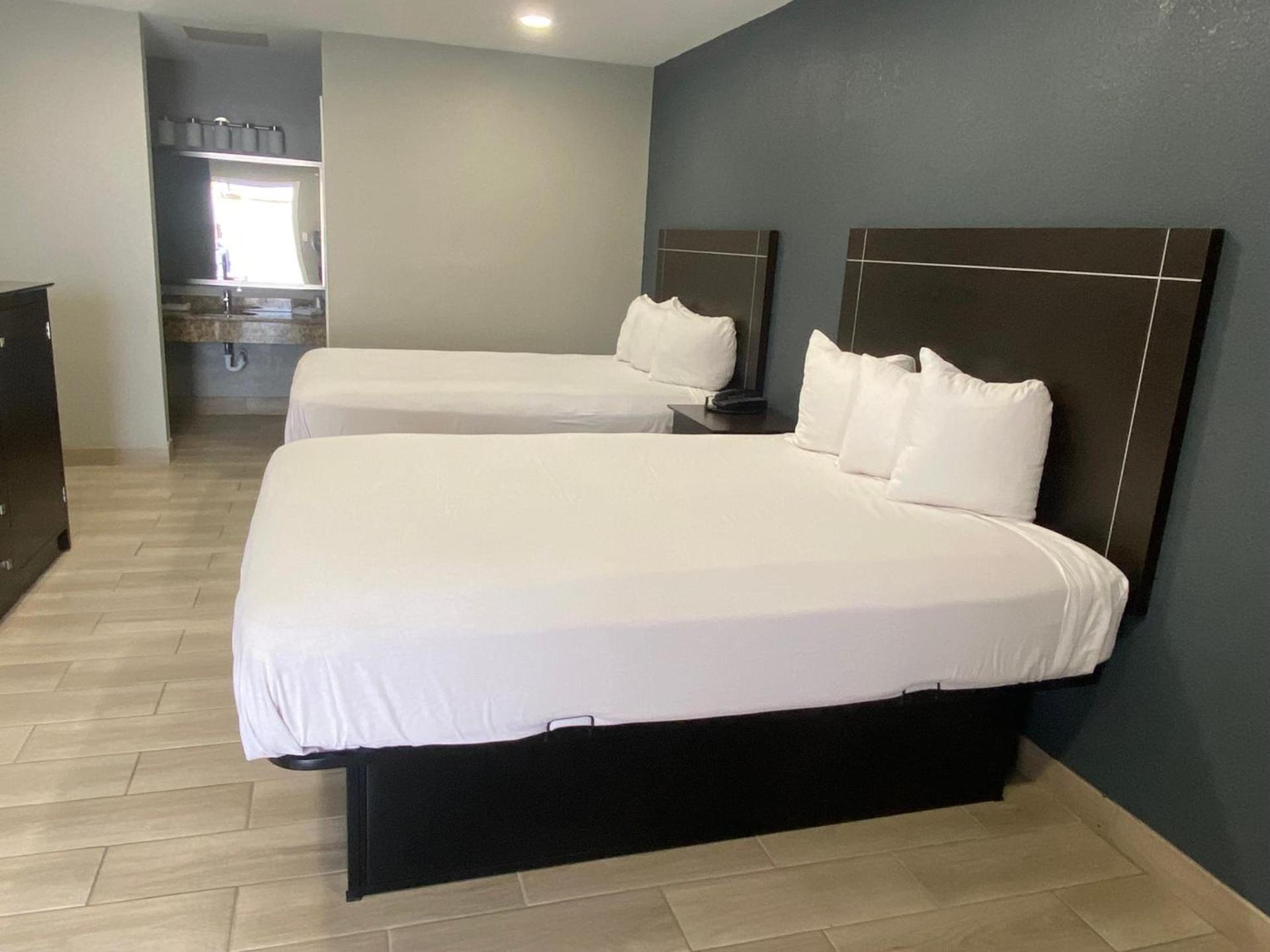 Falcon Executive Inn photo 11