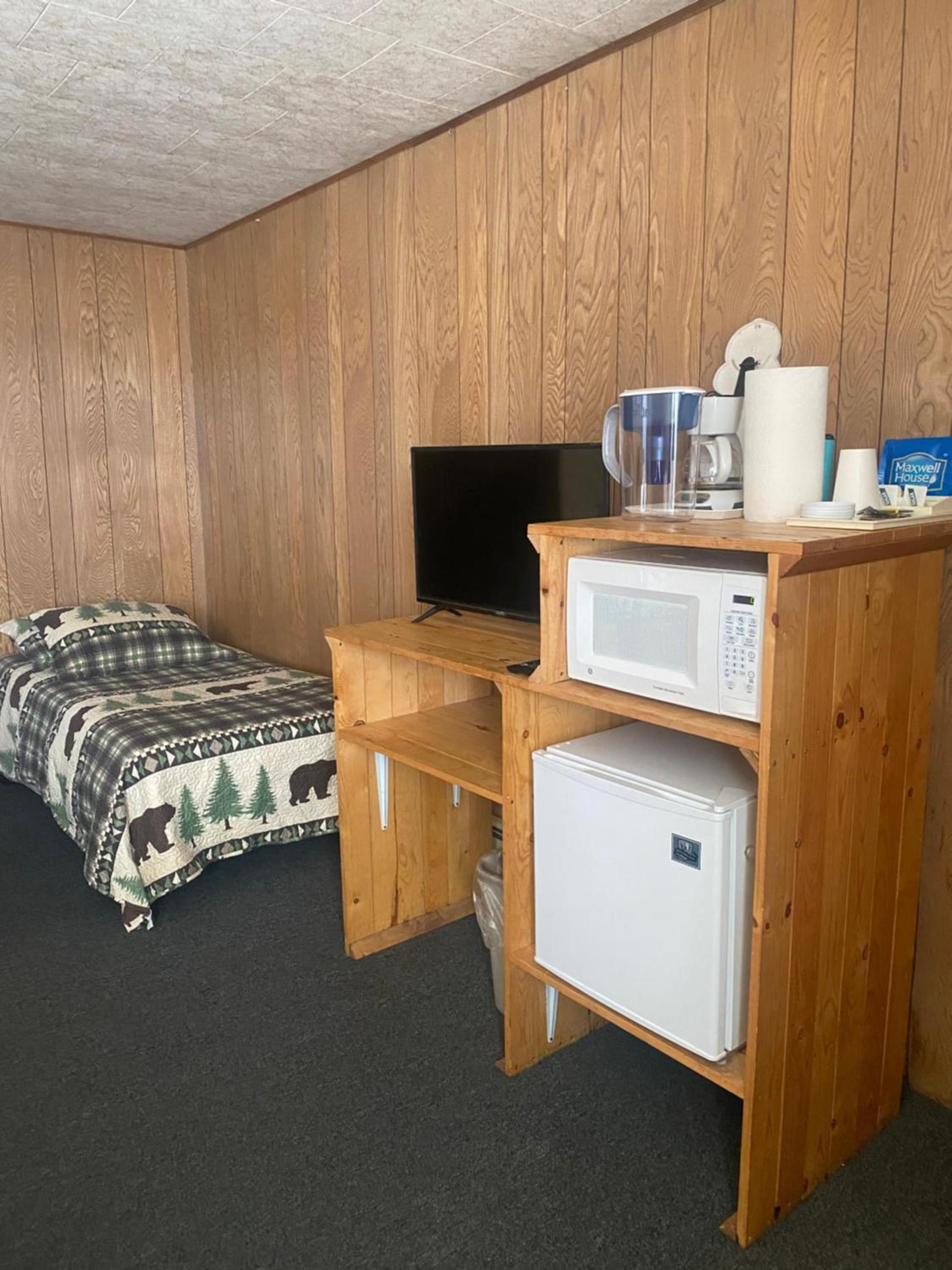 Tolsona Lake Lodge photo 21