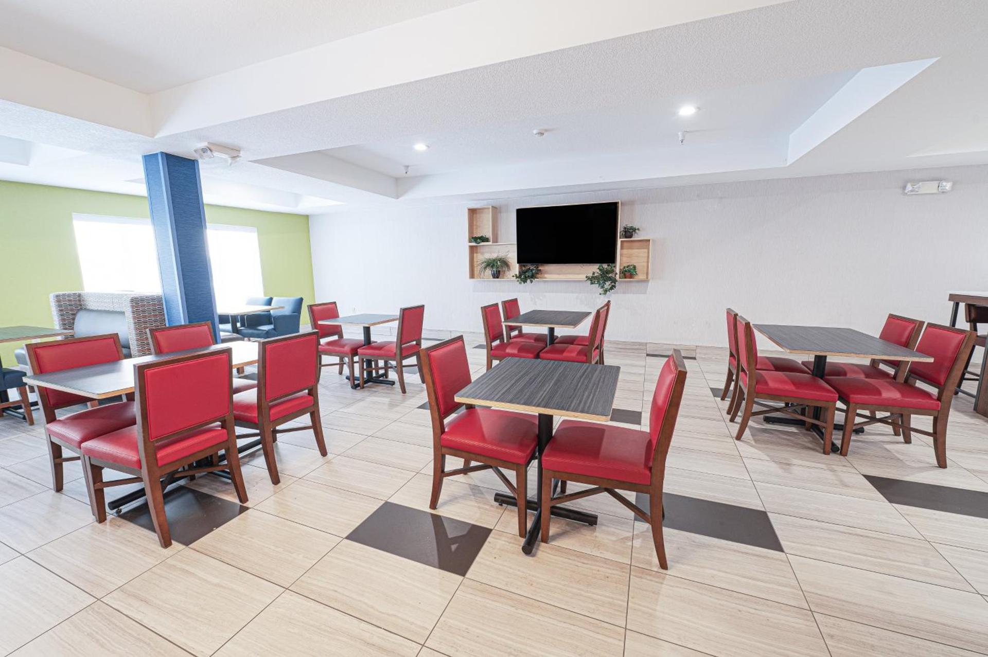 Holiday Inn Express Hotel & Suites East Lansing by IHG photo 8