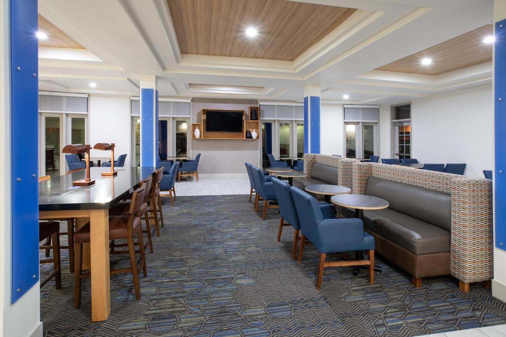 Holiday Inn Express & Suites Tucson by IHG photo 10