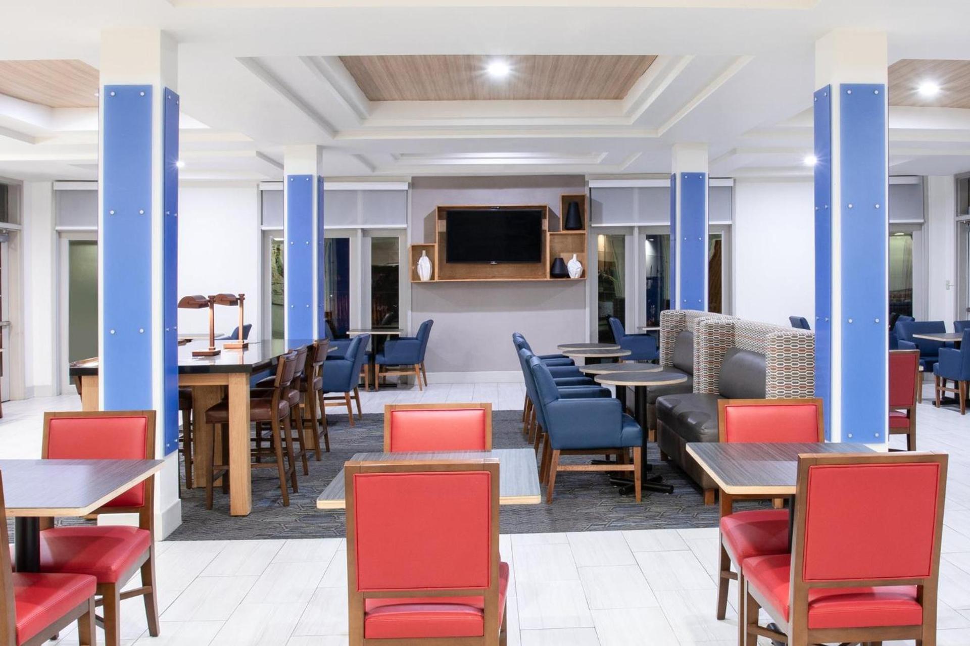 Holiday Inn Express & Suites Tucson by IHG photo 17