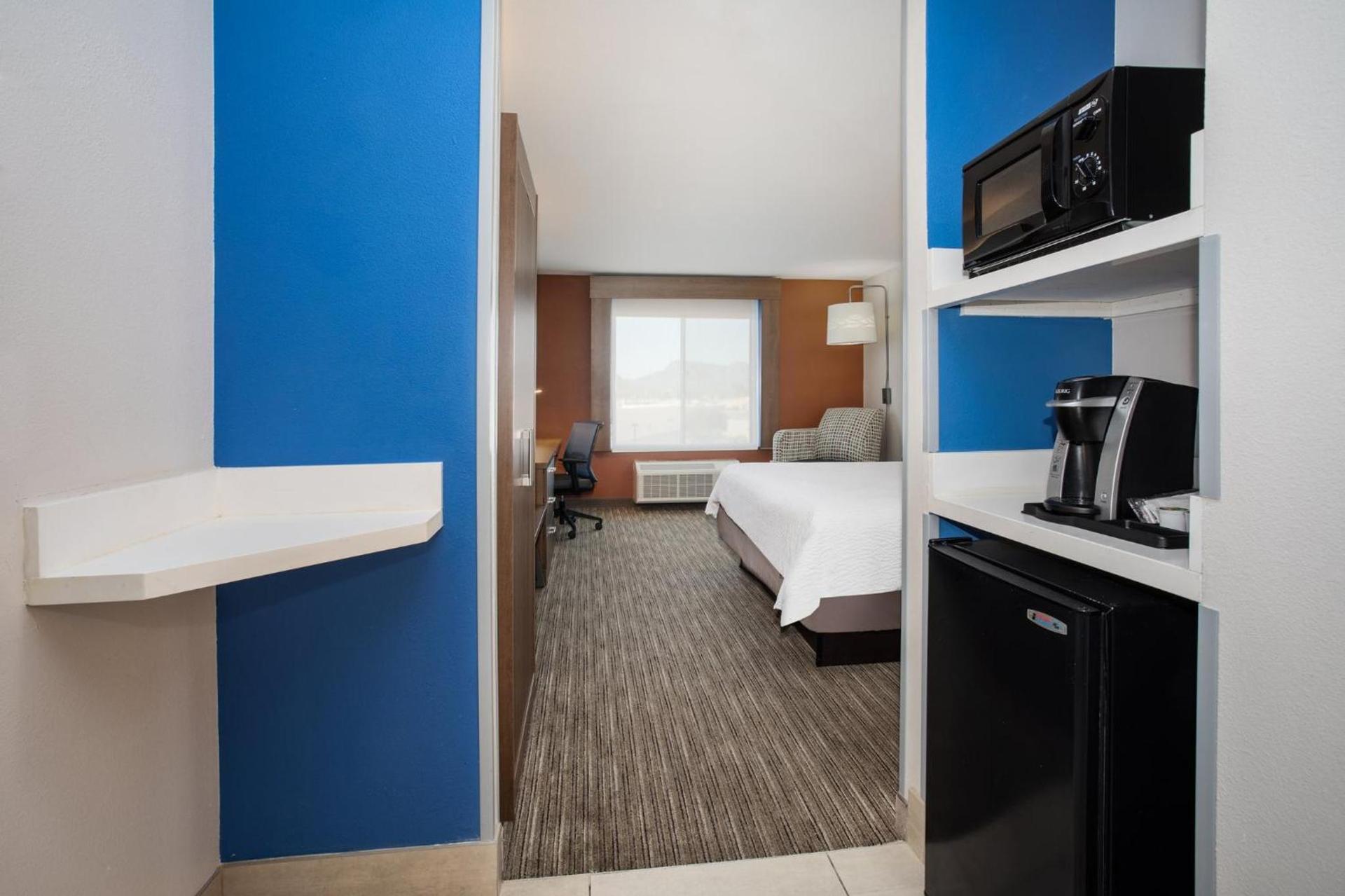 Holiday Inn Express & Suites Tucson by IHG photo 28
