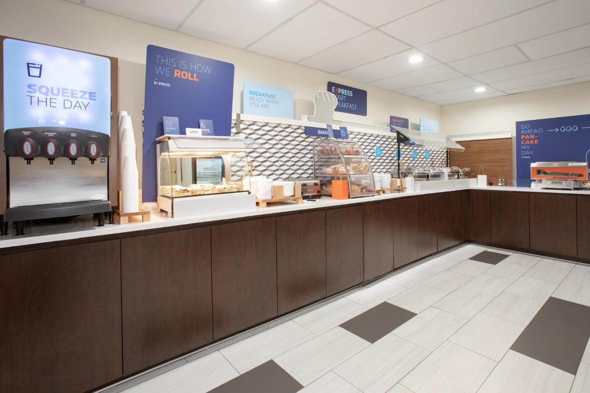 Holiday Inn Express & Suites Tucson by IHG photo 23