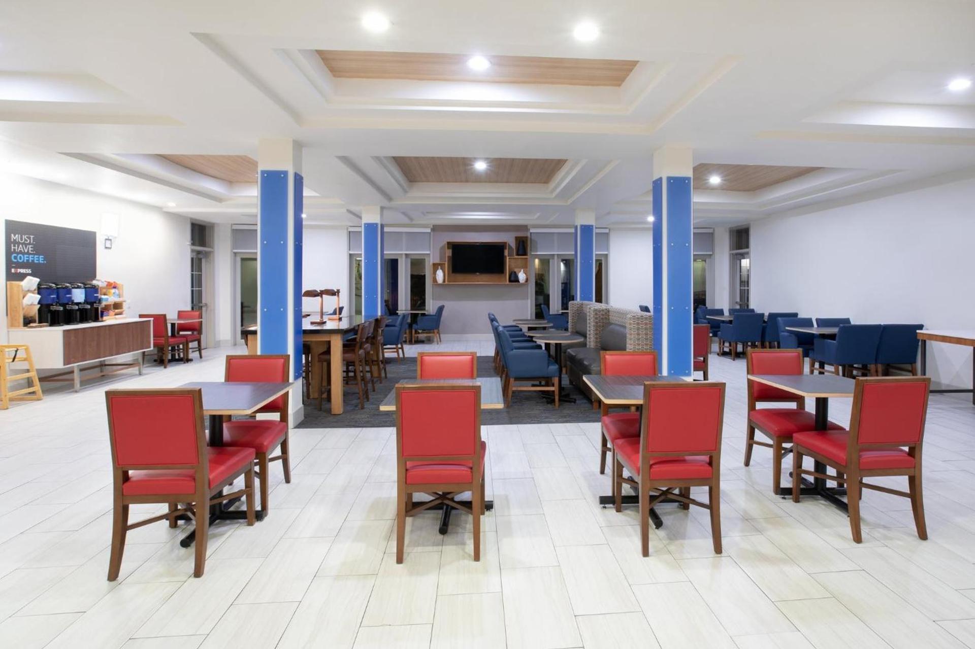 Holiday Inn Express & Suites Tucson by IHG photo 25