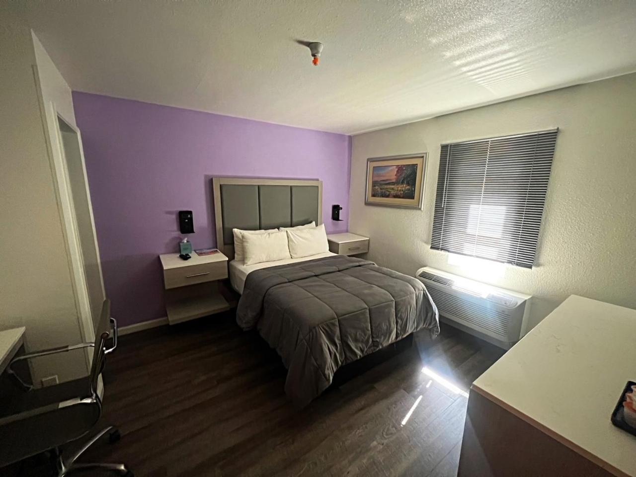 The Aqua Pacific Hotel photo 24