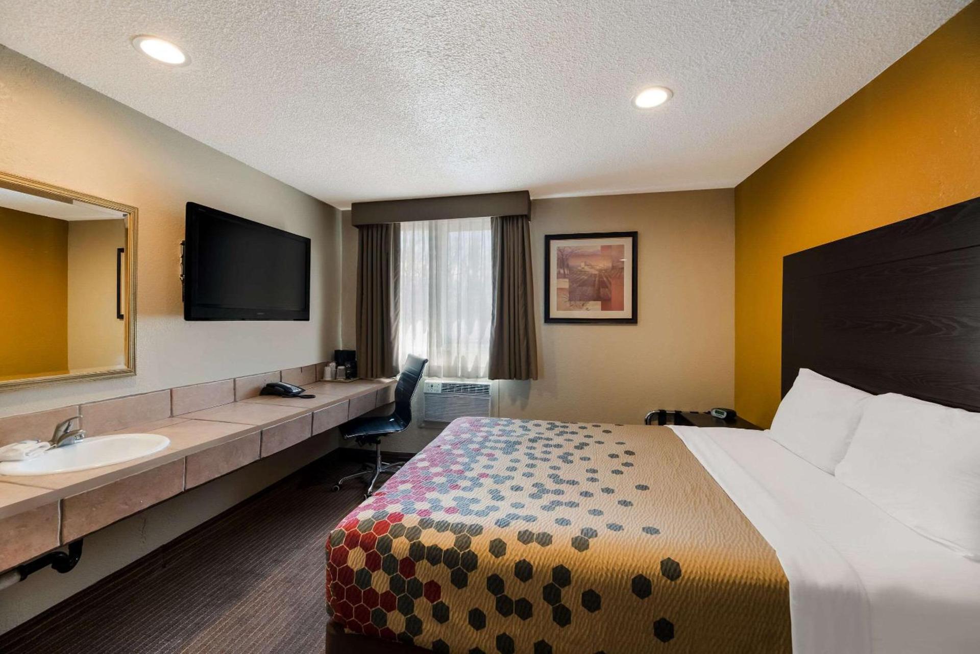Rodeway Inn Flagstaff-Downtown photo 10