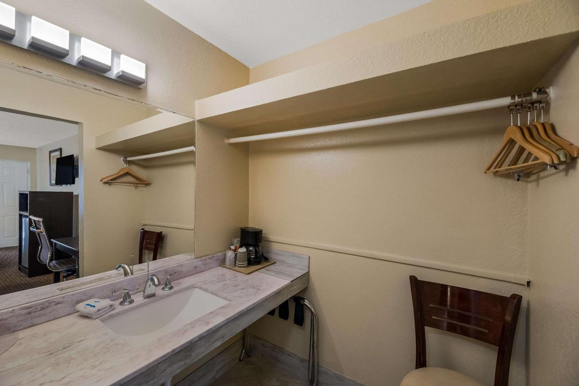 Rodeway Inn Flagstaff-Downtown photo 15