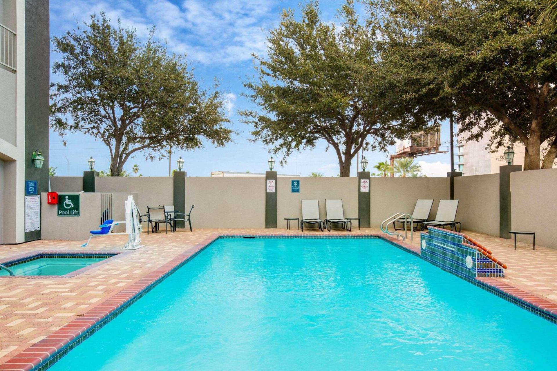 La Quinta by Wyndham Mission at West McAllen photo 7