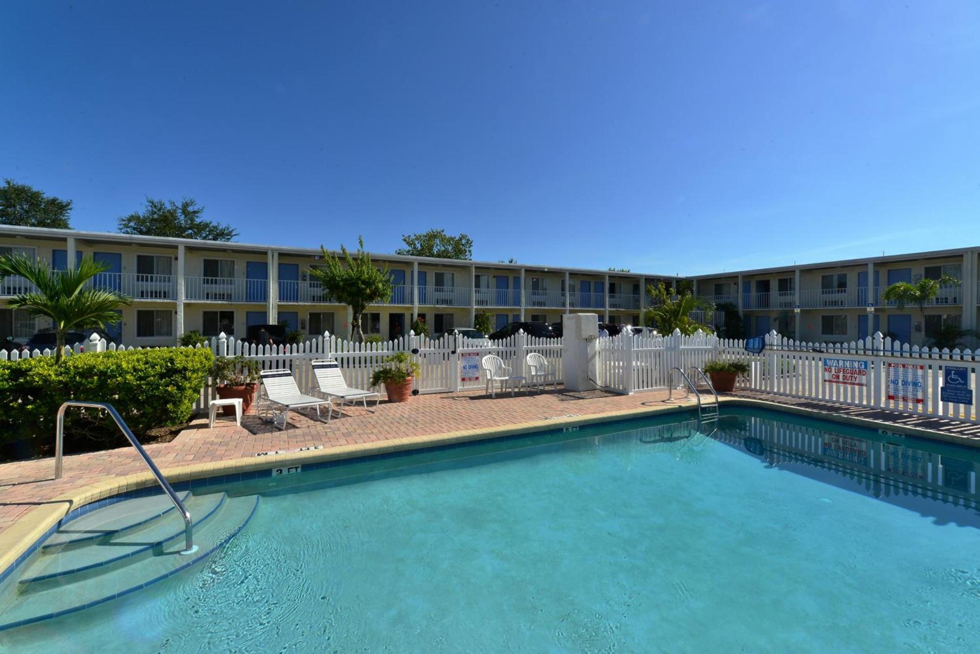 Americas Best Value Inn Bradenton-Sarasota photo 7