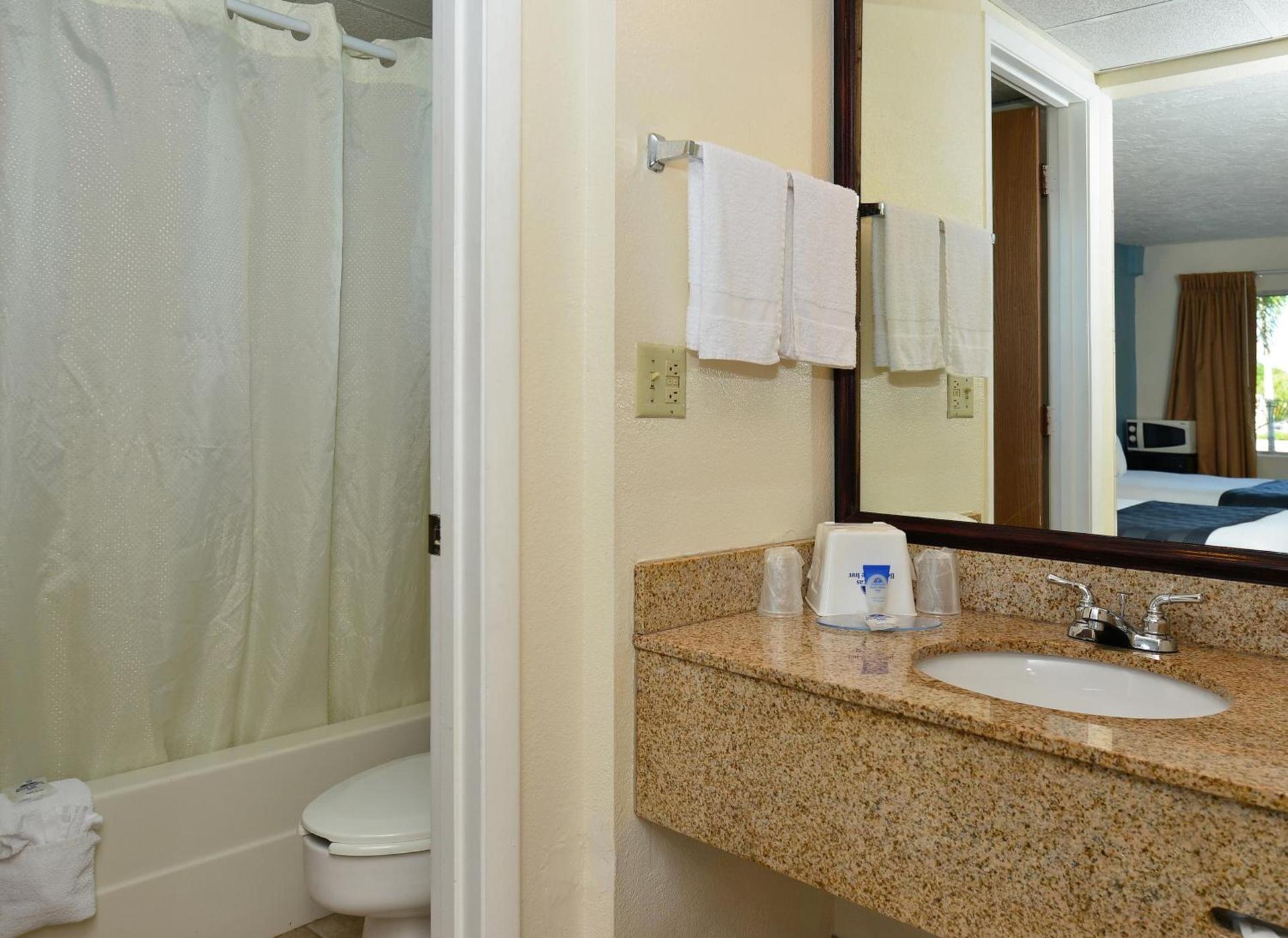 Americas Best Value Inn Bradenton-Sarasota photo 12