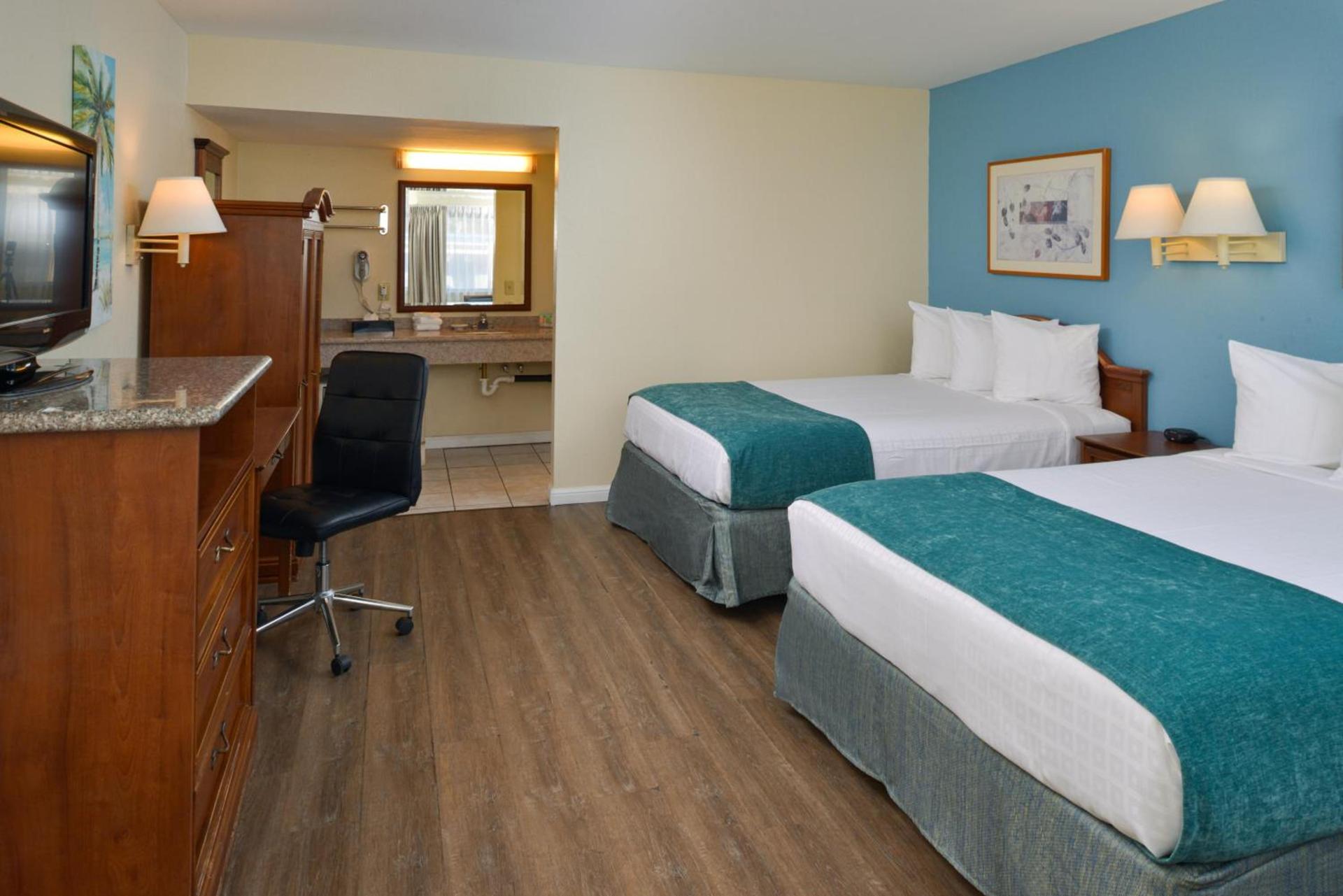 Edgewater Inn and Suites photo 3