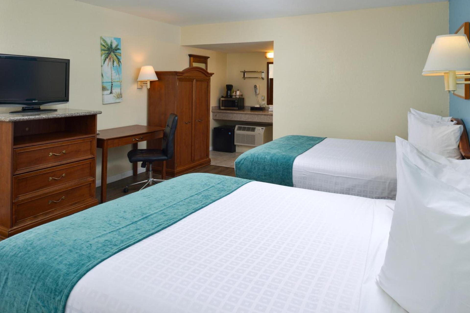 Edgewater Inn and Suites photo 7
