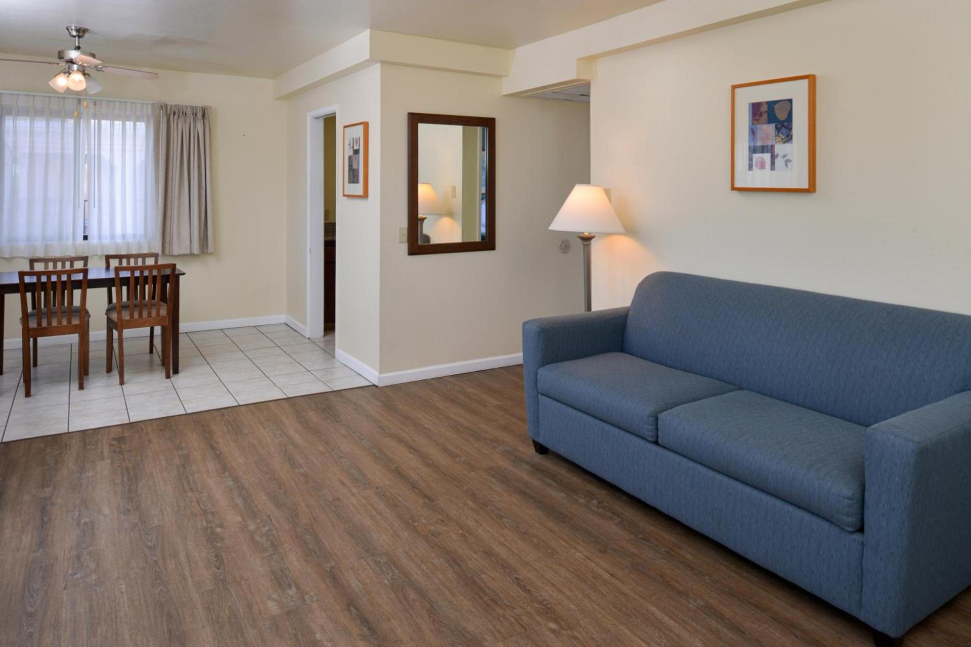 Edgewater Inn and Suites photo 69