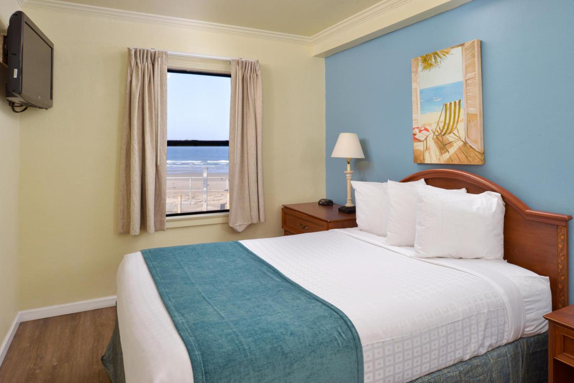 Edgewater Inn and Suites photo 82