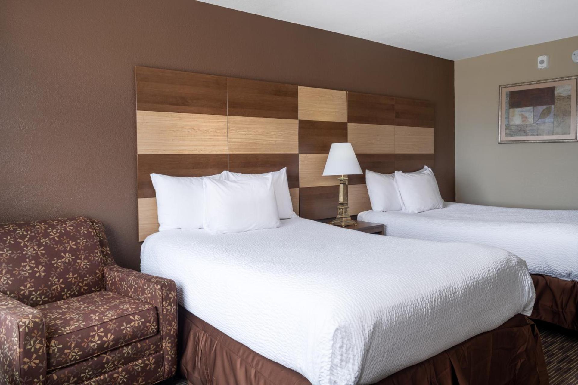 AmericInn by Wyndham Cedar Rapids North photo 43