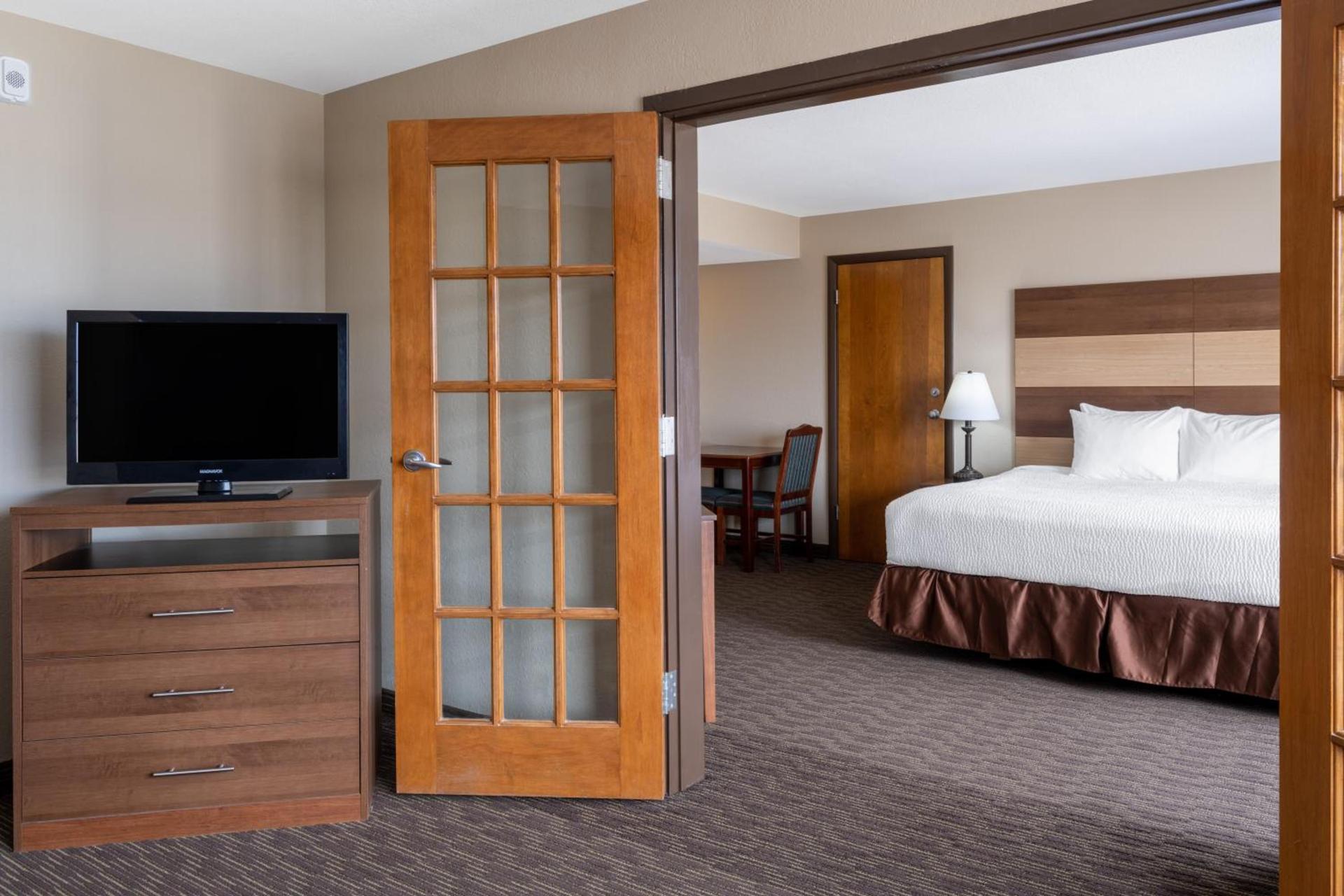 AmericInn by Wyndham Cedar Rapids North photo 34