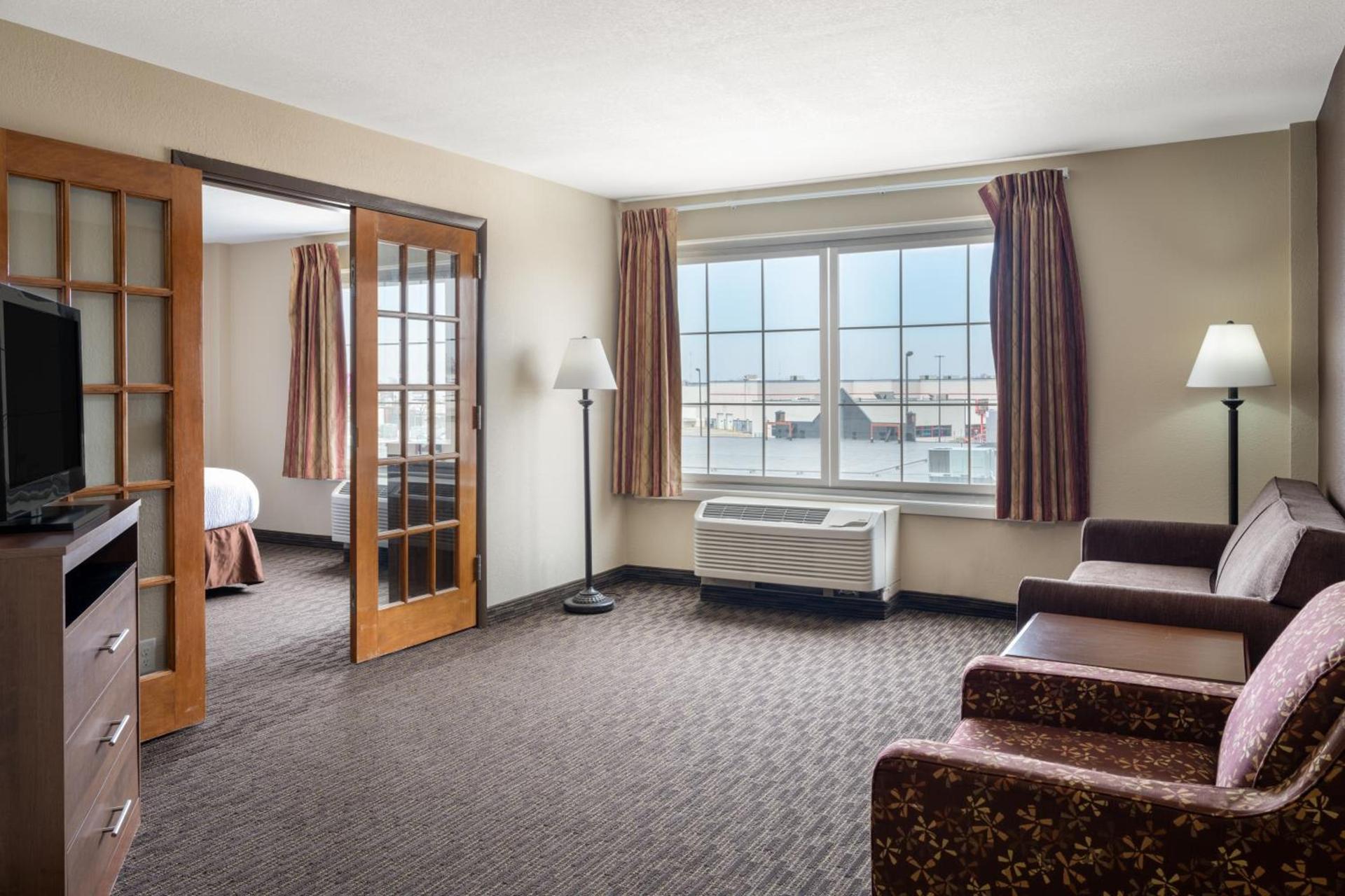 AmericInn by Wyndham Cedar Rapids North photo 47