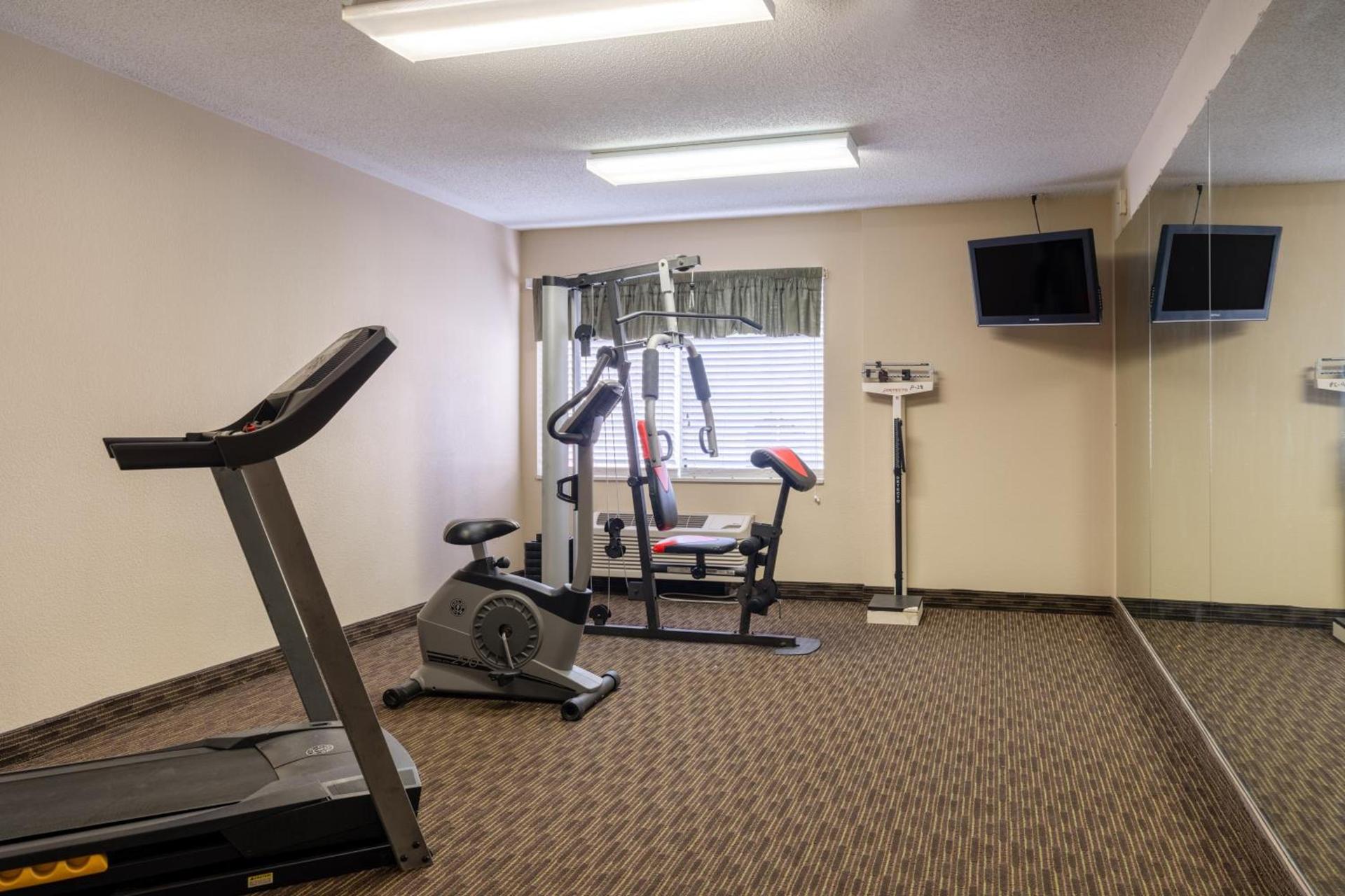 AmericInn by Wyndham Cedar Rapids North photo 53