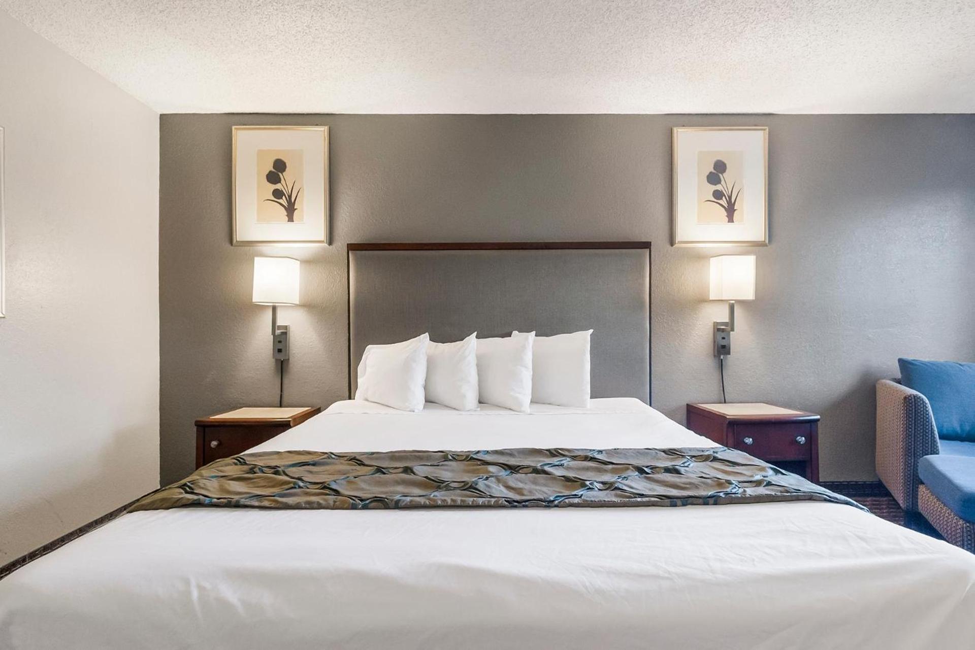 Heritage Inn Express Hayward photo 56