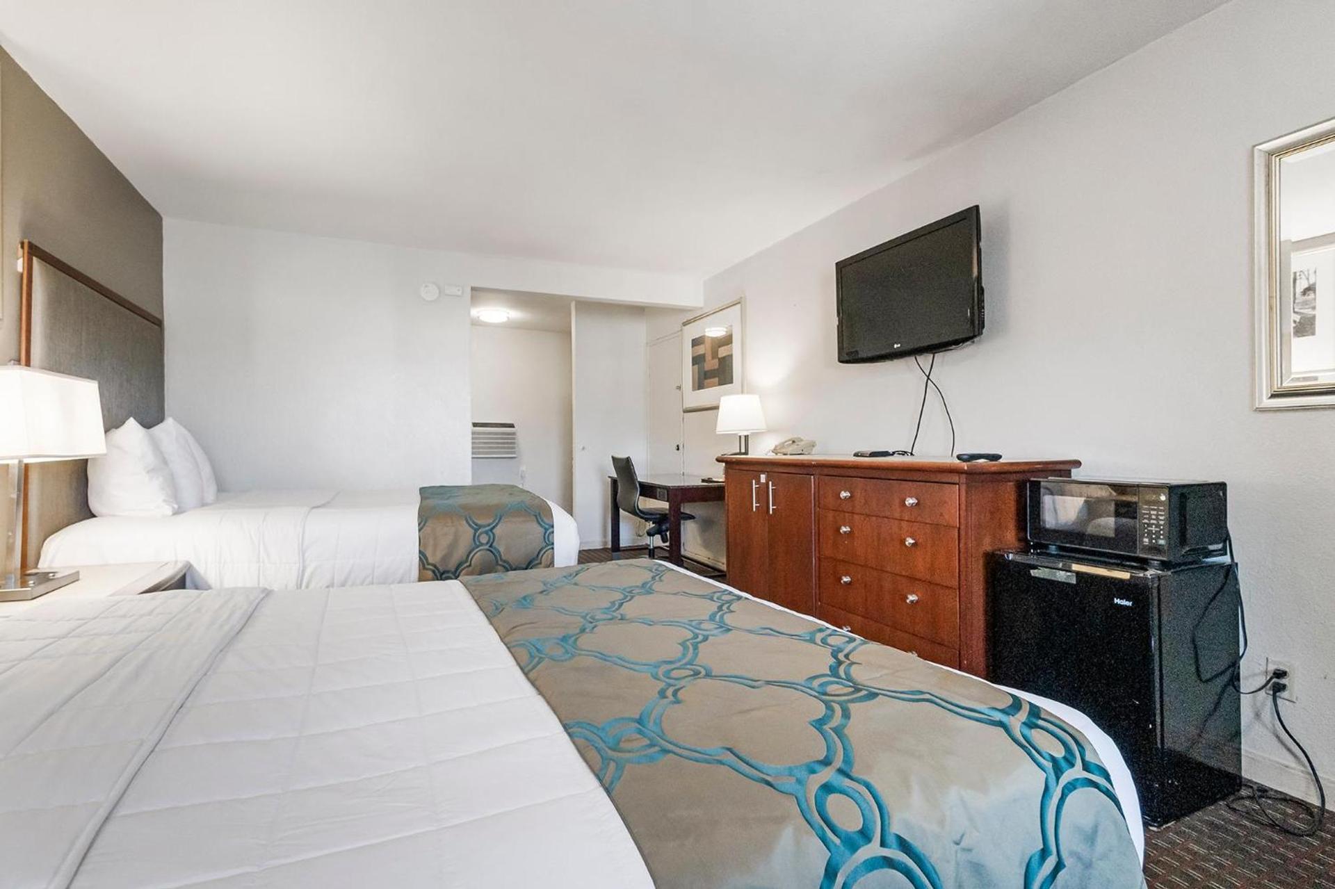 Heritage Inn Express Hayward photo 49
