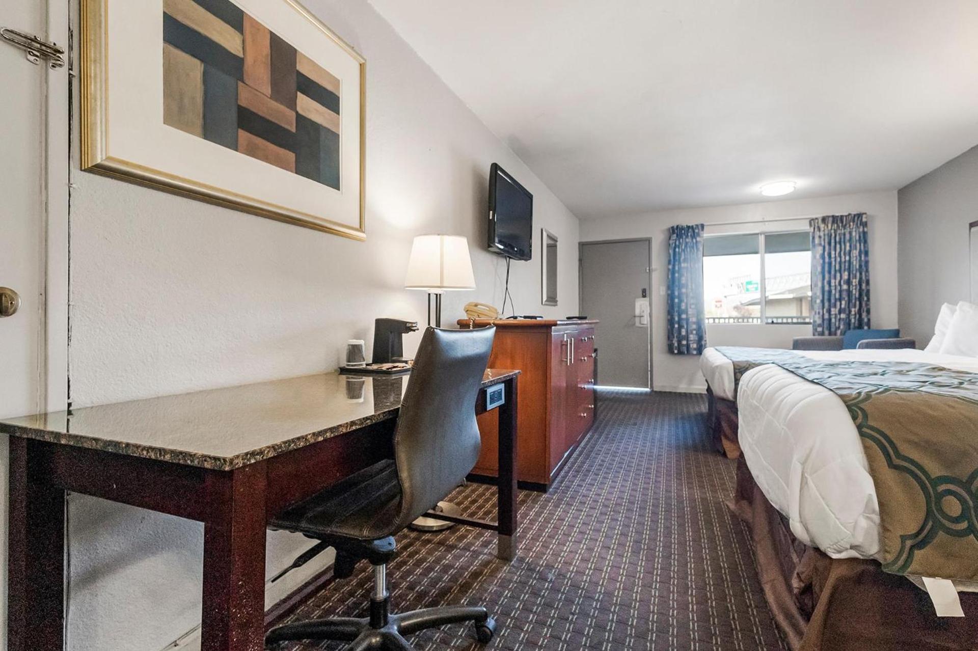 Heritage Inn Express Hayward photo 46
