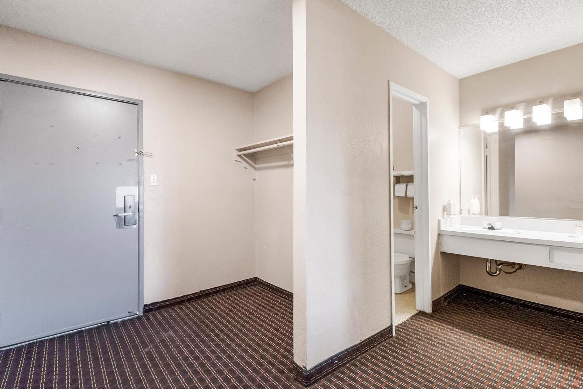 Heritage Inn Express Hayward photo 42