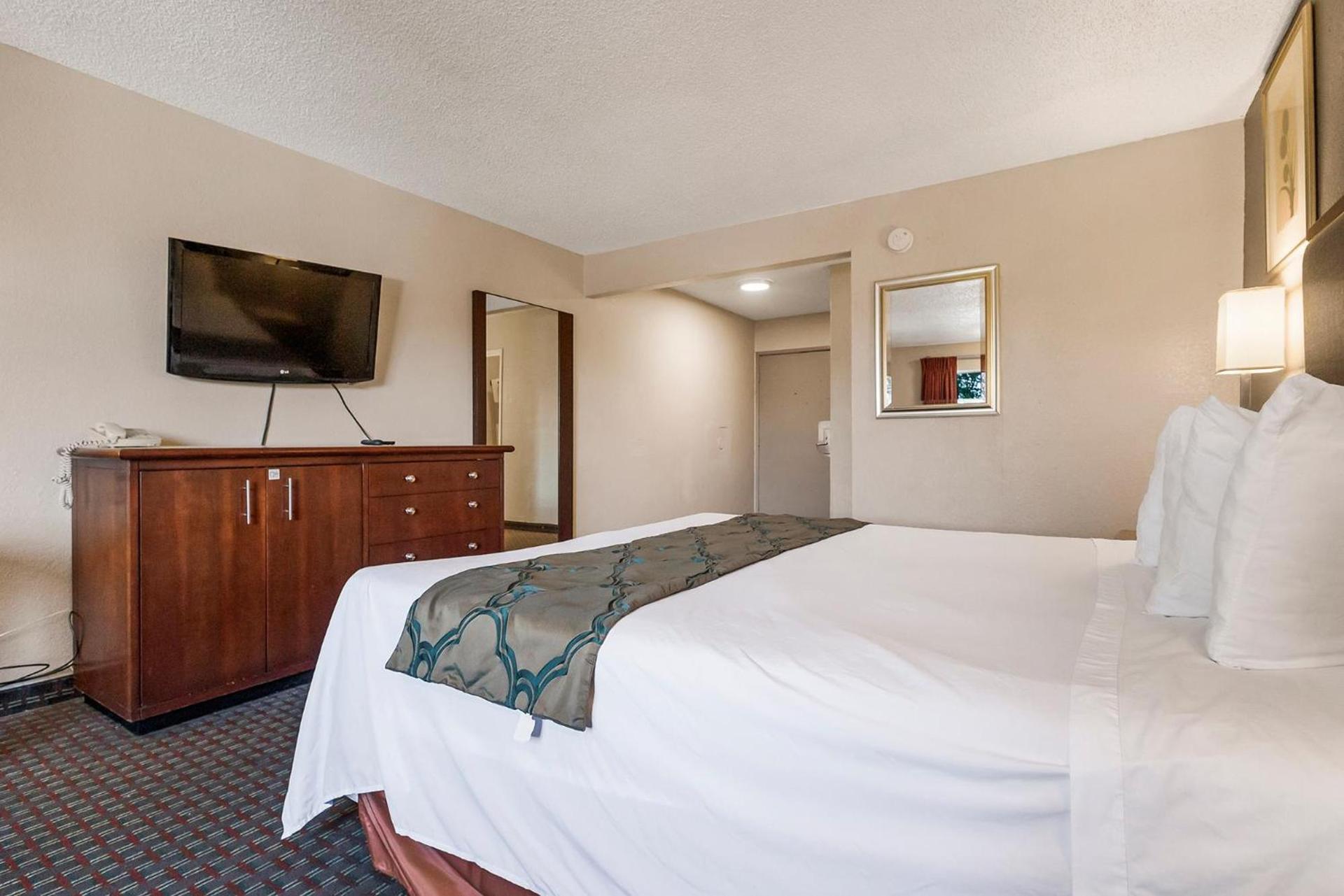 Heritage Inn Express Hayward photo 5