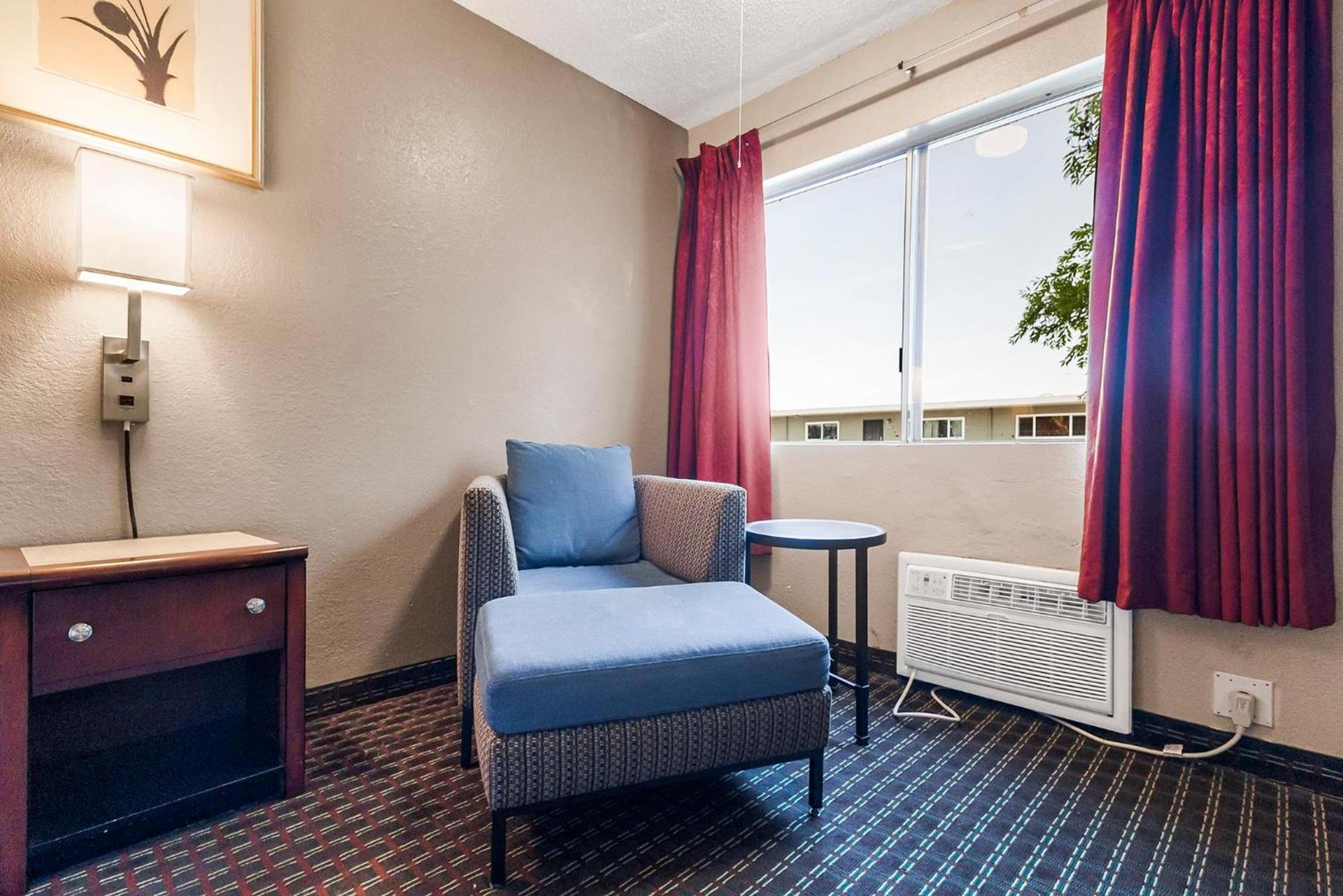 Heritage Inn Express Hayward photo 9