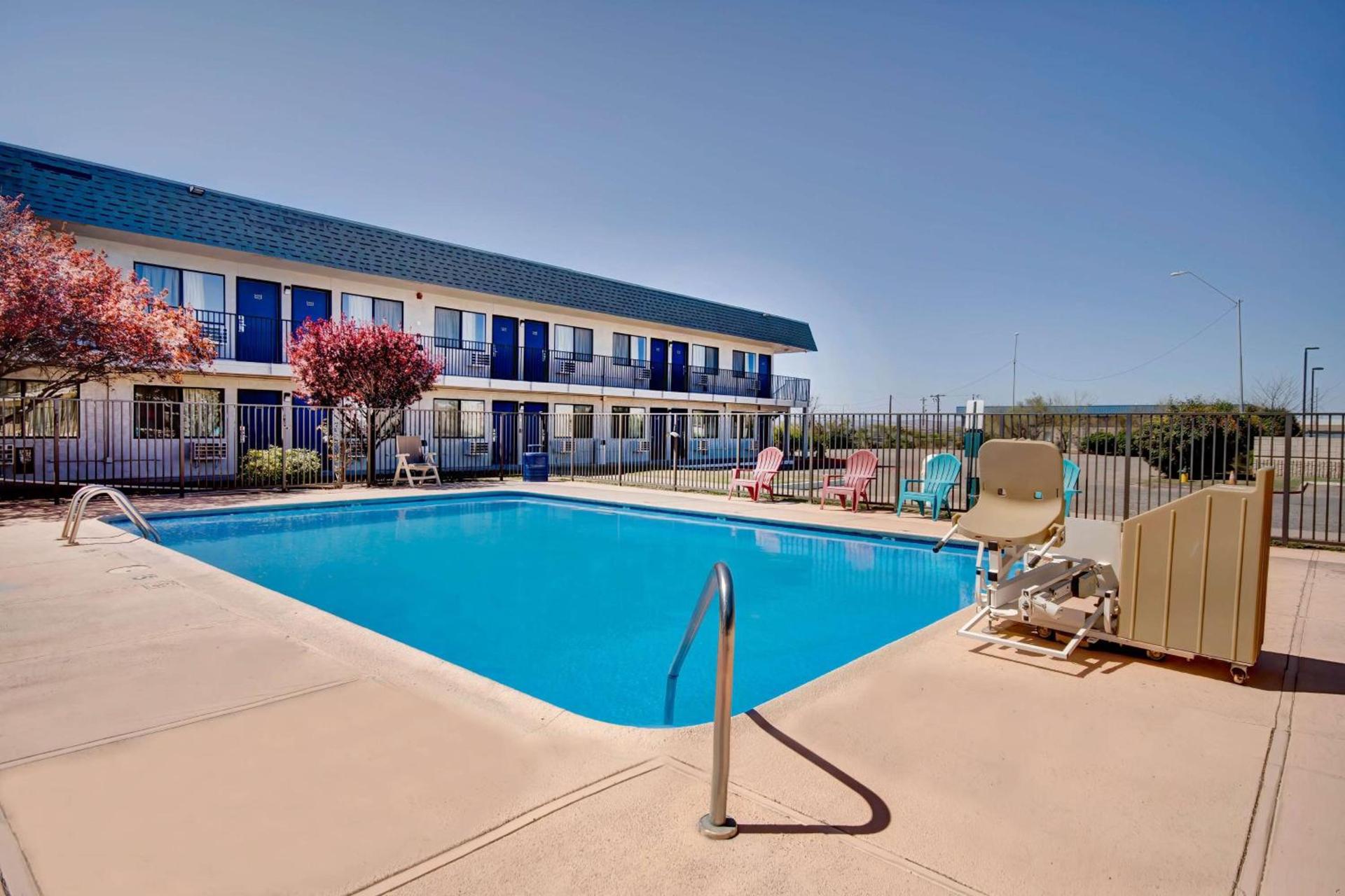 Motel 6-Douglas, AZ photo 7