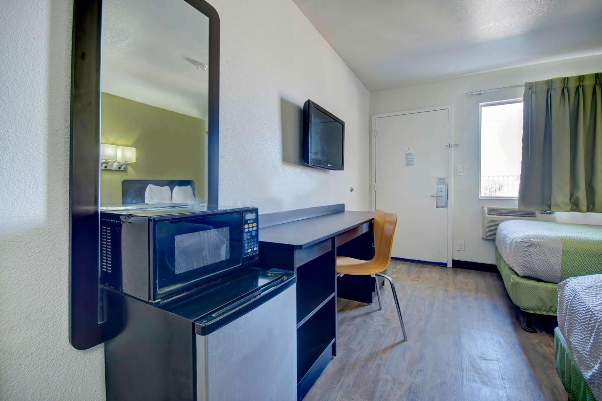 Motel 6-Douglas, AZ photo 14