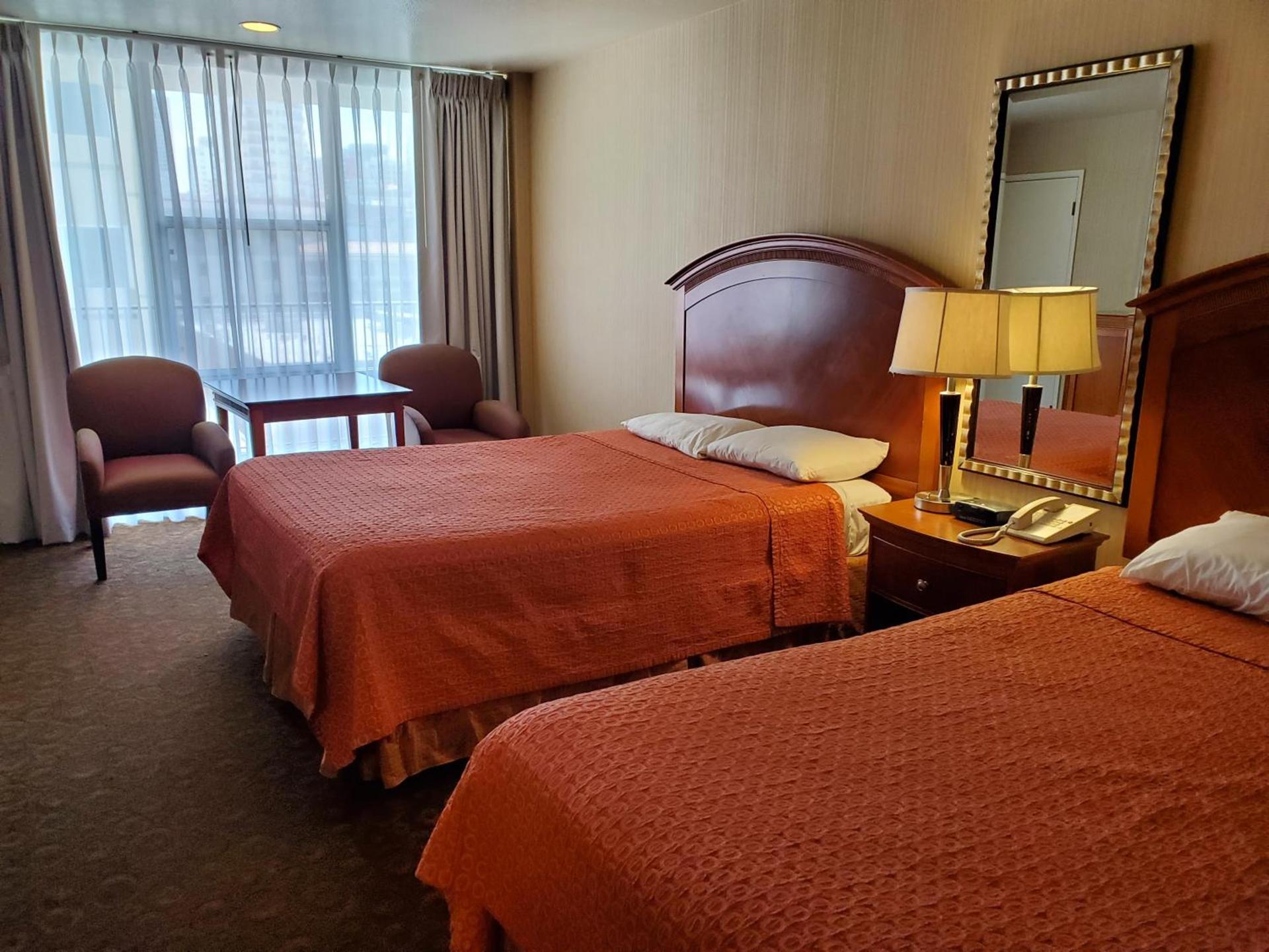 Royal Pacific Motor Inn photo 40