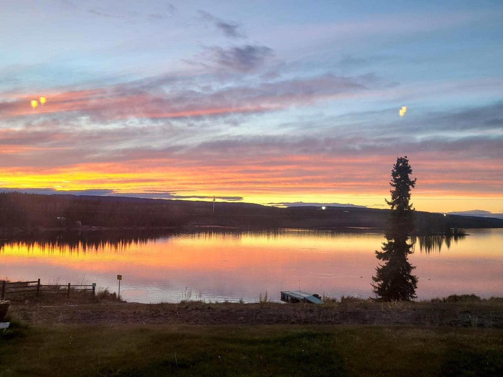 Tolsona Lake Lodge photo 6