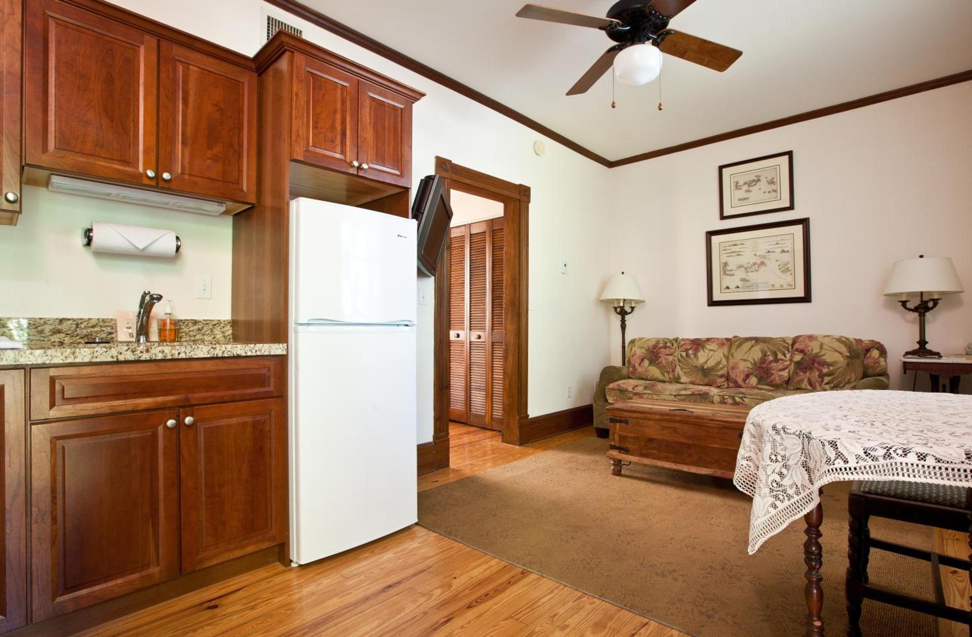 Island City House photo 9