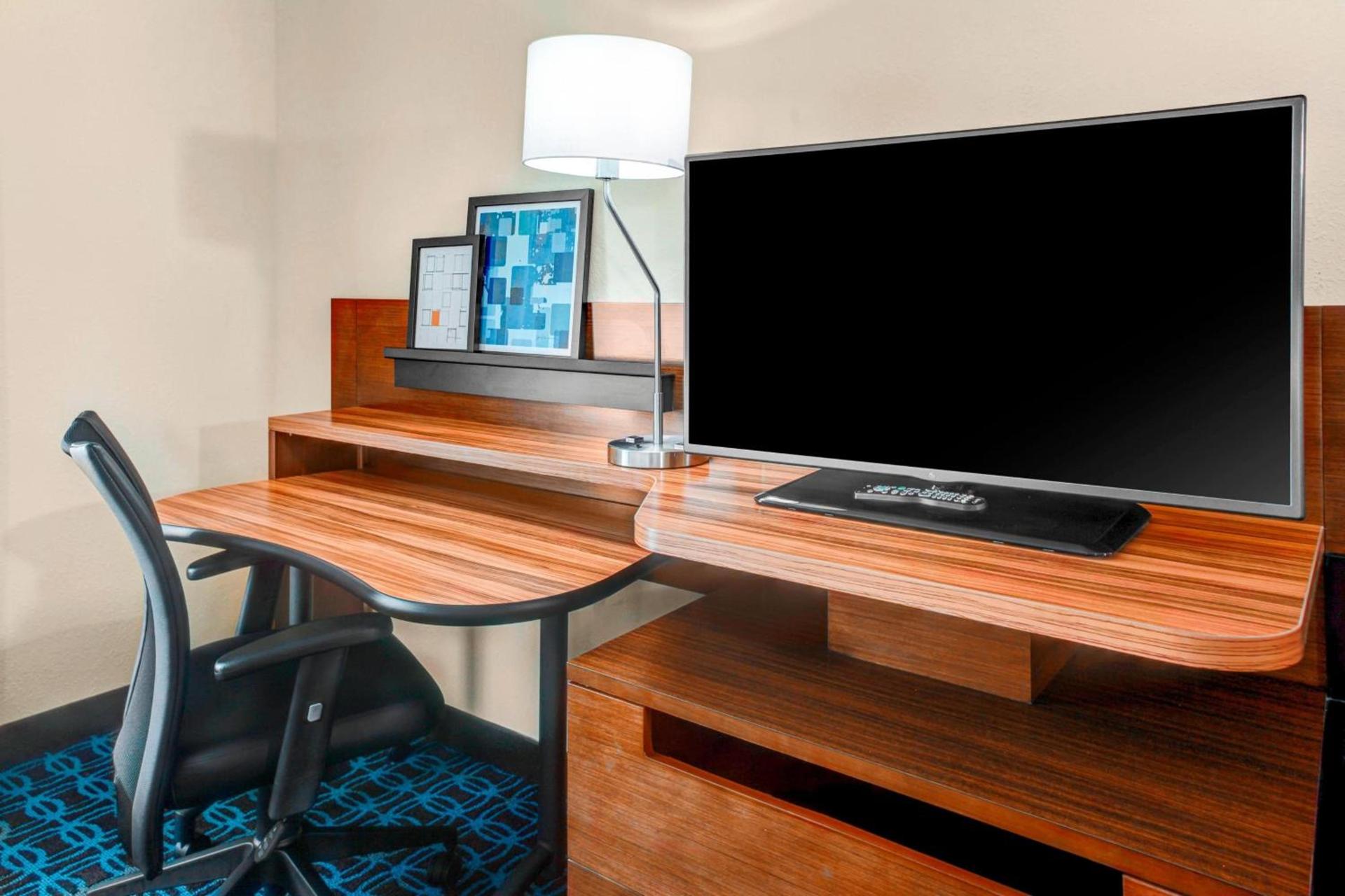 Fairfield Inn & Suites by Marriott Cape Cod Hyannis photo 9