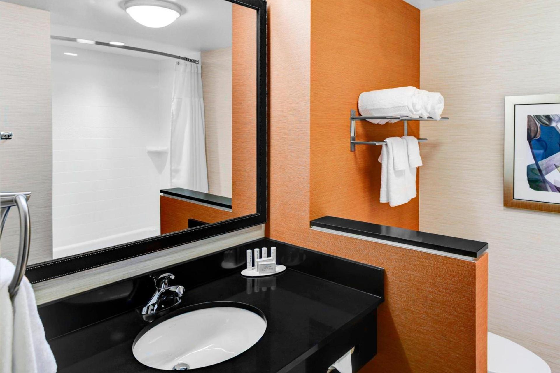 Fairfield Inn & Suites by Marriott Cape Cod Hyannis photo 10