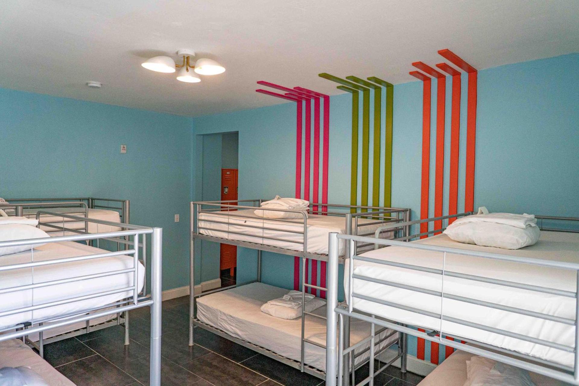 Beds n' Drinks photo 33