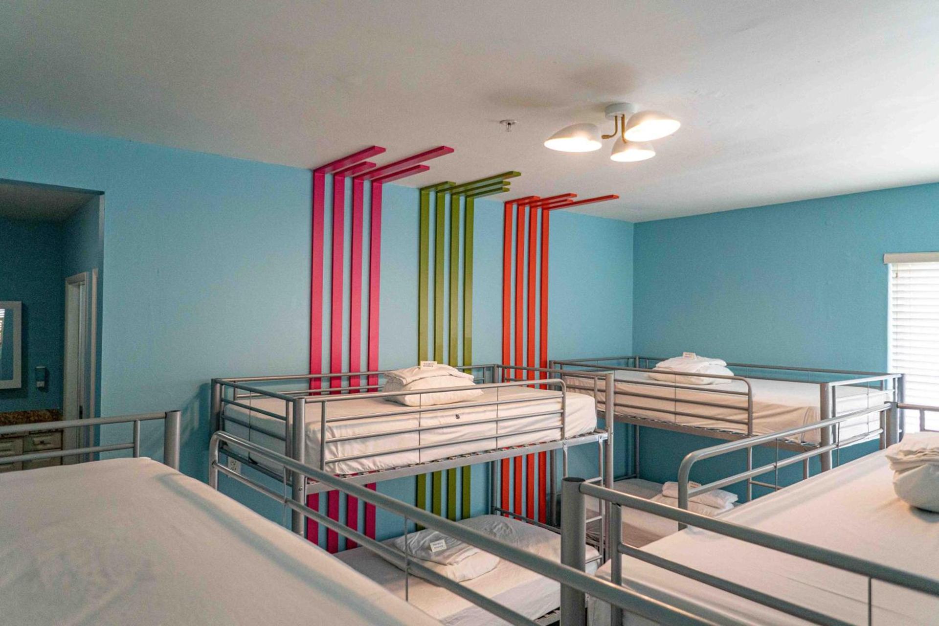 Beds n' Drinks photo 15
