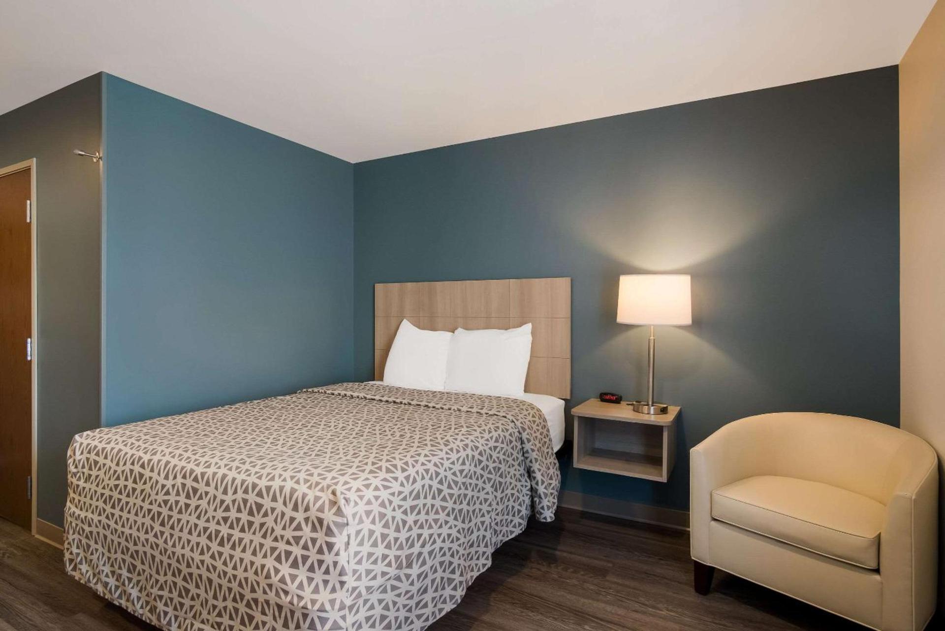 WoodSpring Suites Grand Rapids Kentwood photo 11